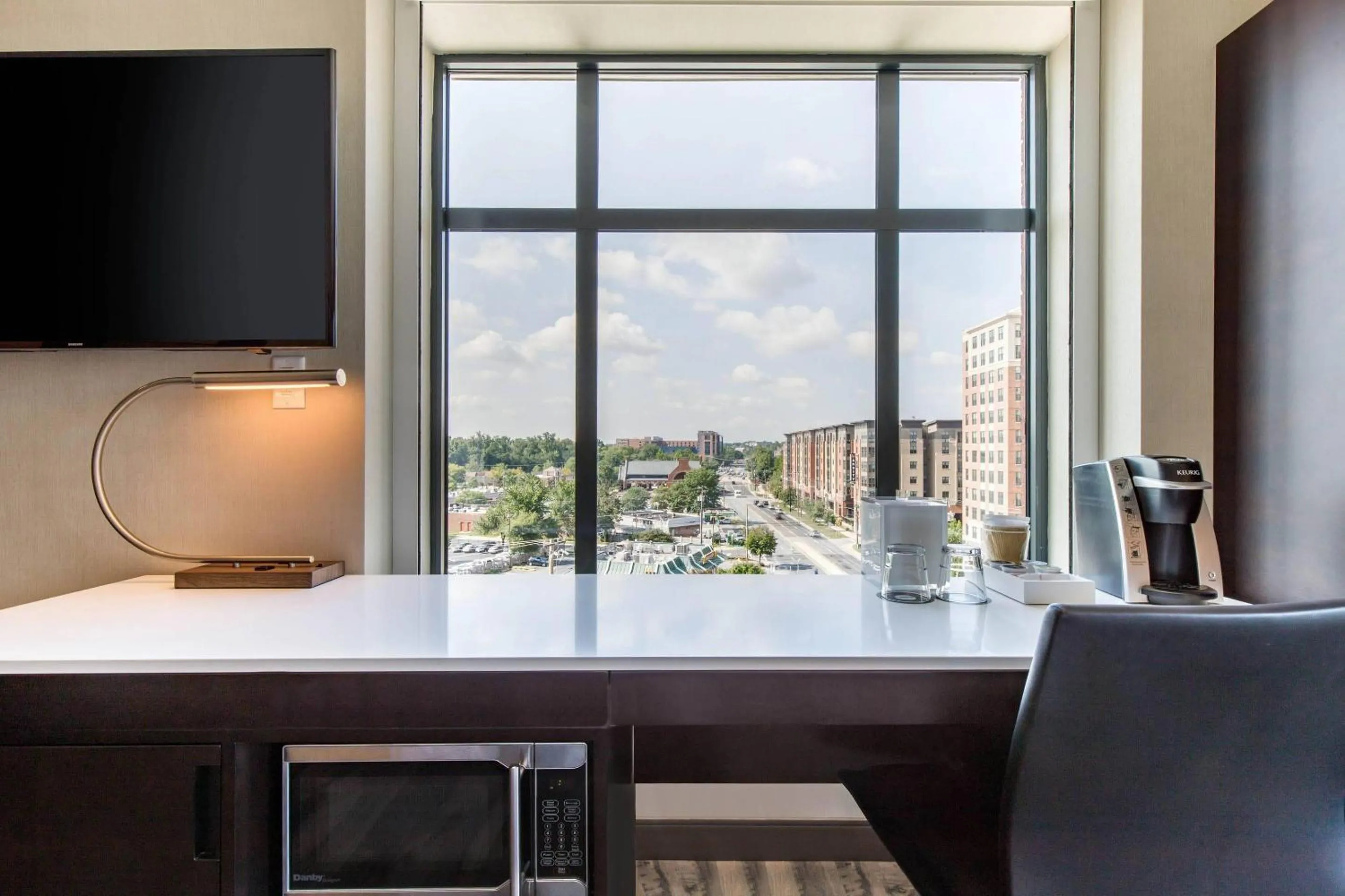 Bedroom in Cambria Hotel College Park