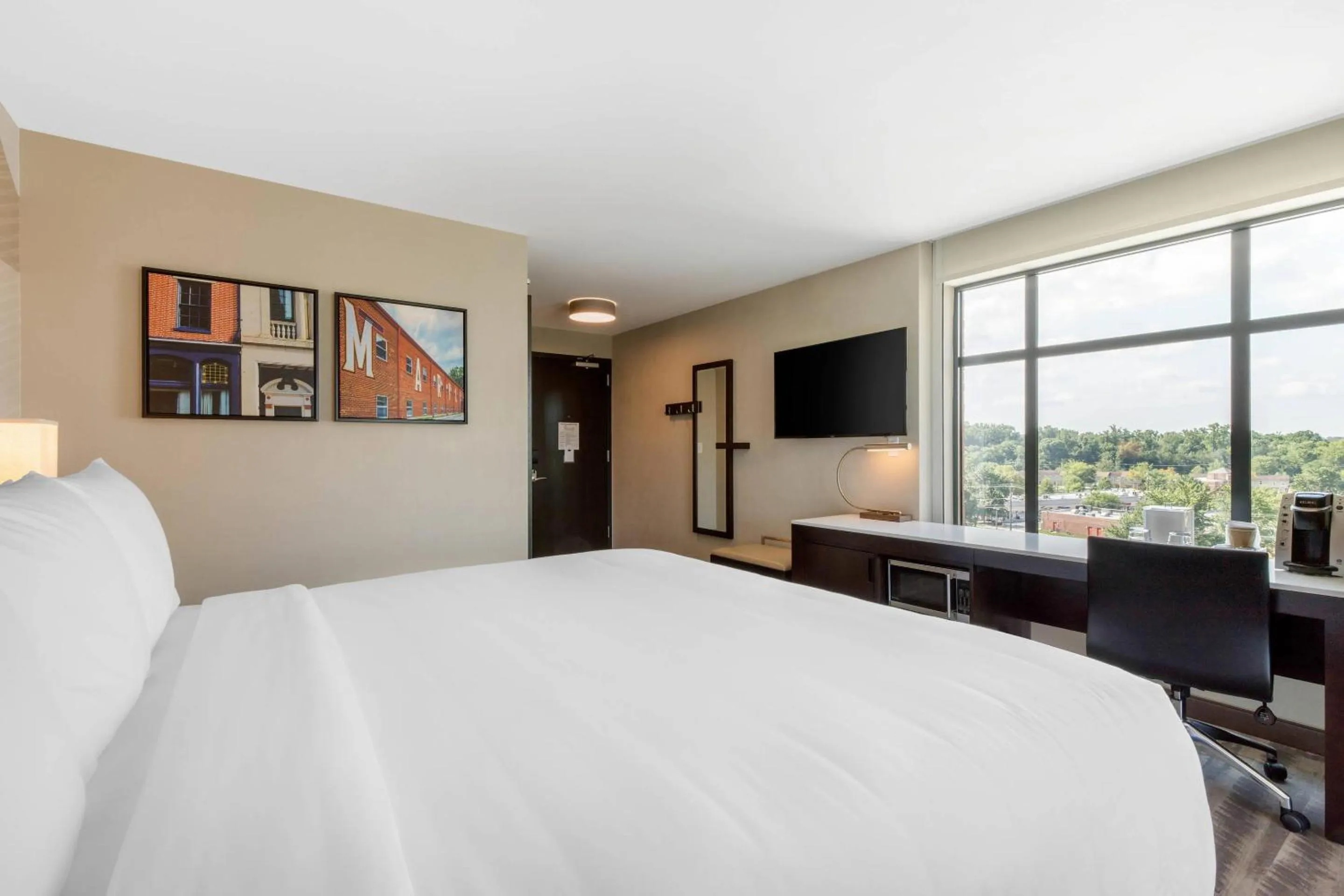 Bedroom, Bed in Cambria Hotel College Park