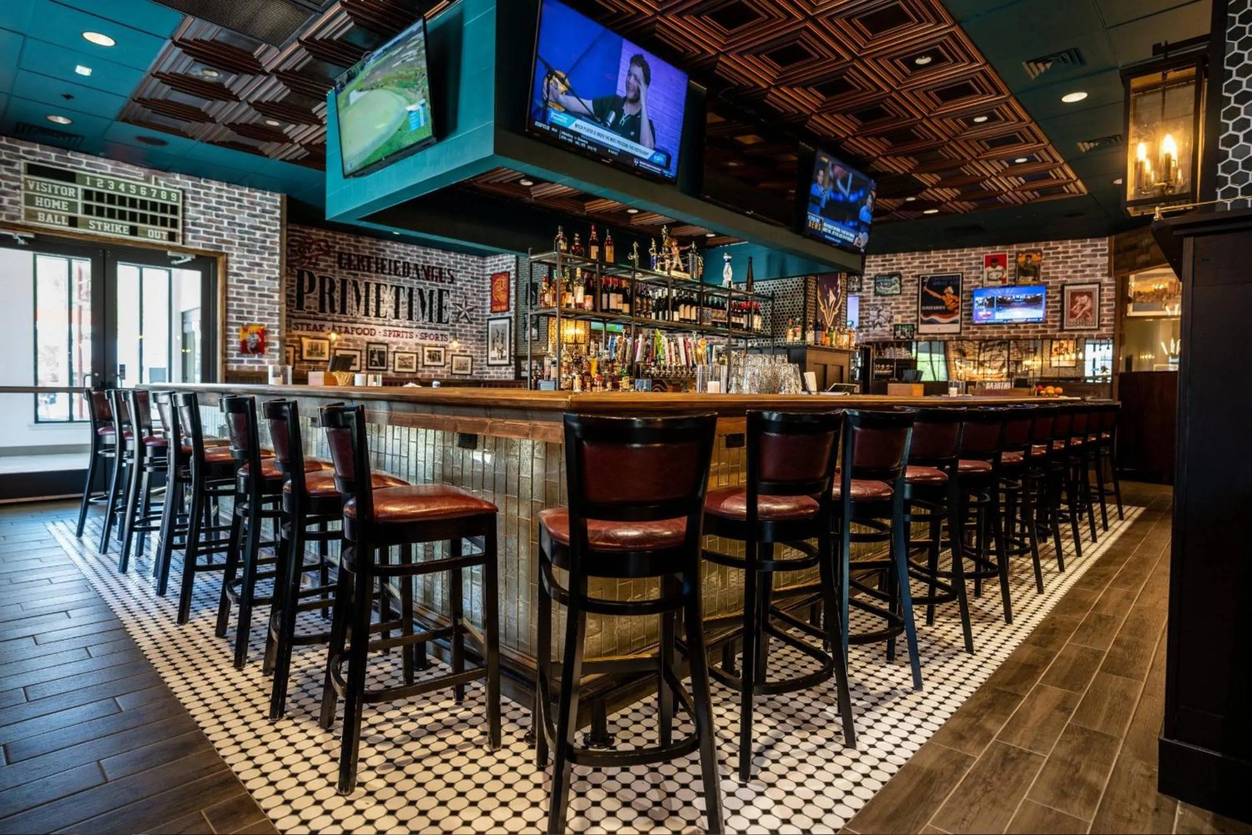 Lounge or bar in Cambria Hotel College Park