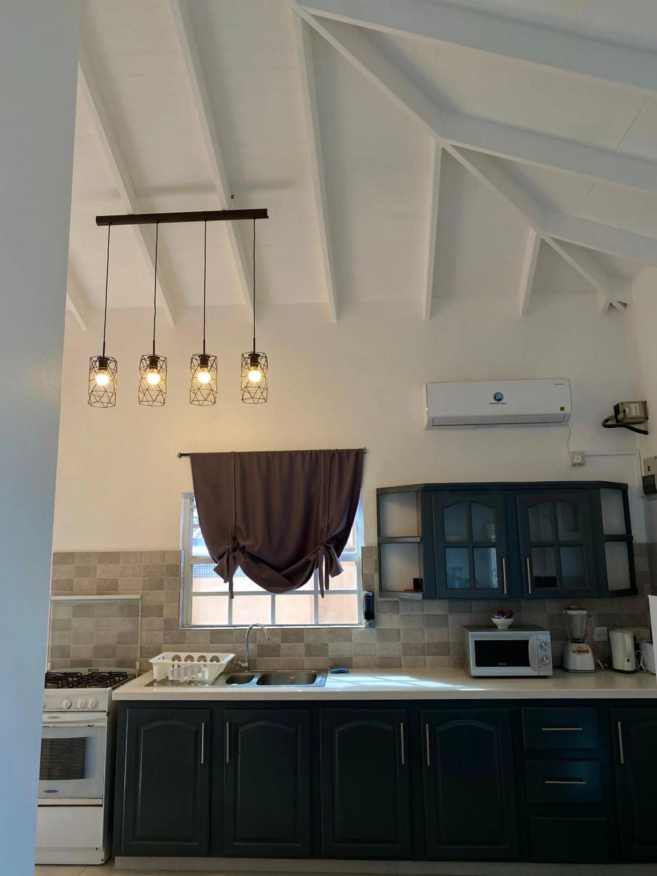 Kitchen or kitchenette in La Heliconia & Day Spa