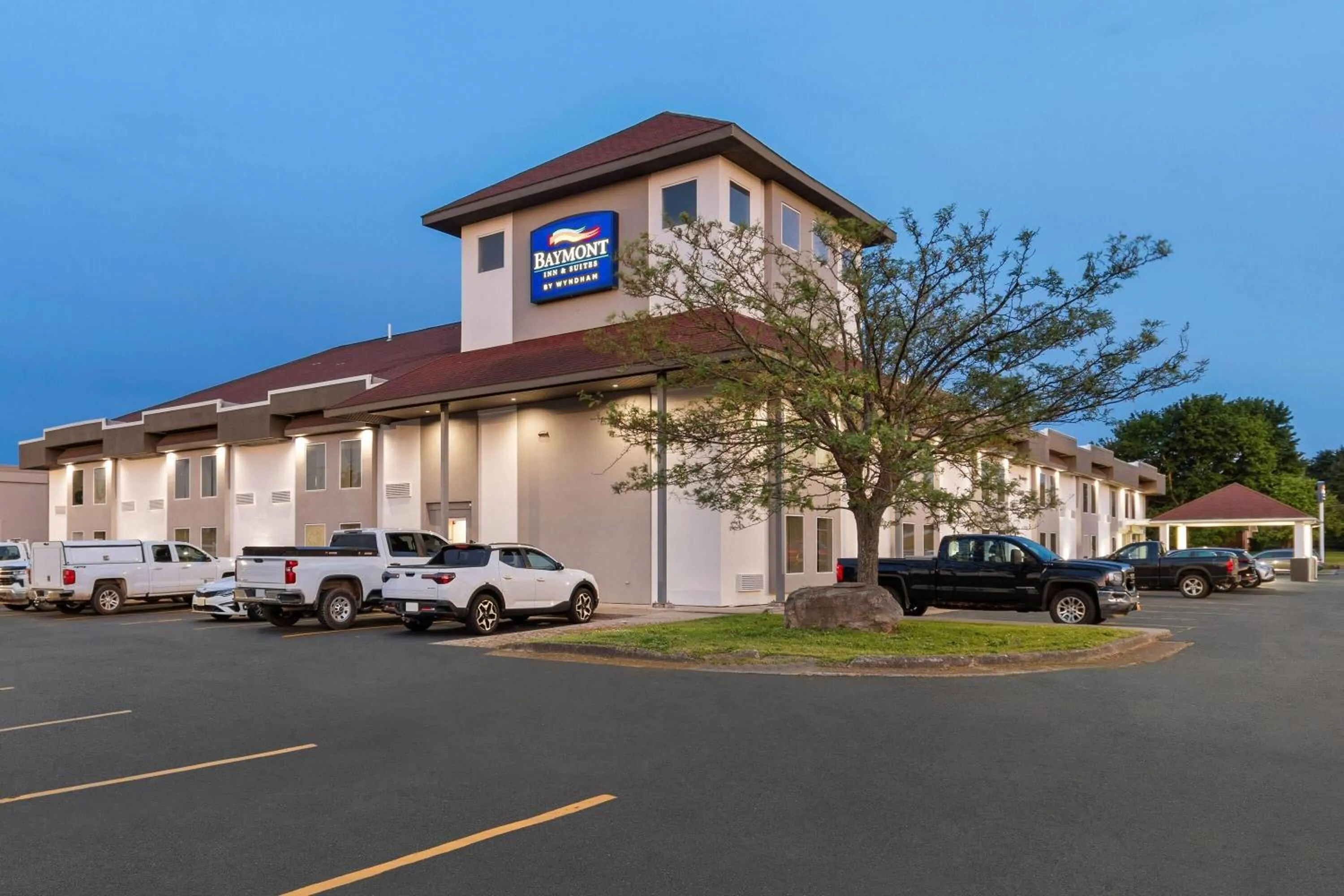 Property building in Baymont by Wyndham Batavia - Darien Lake