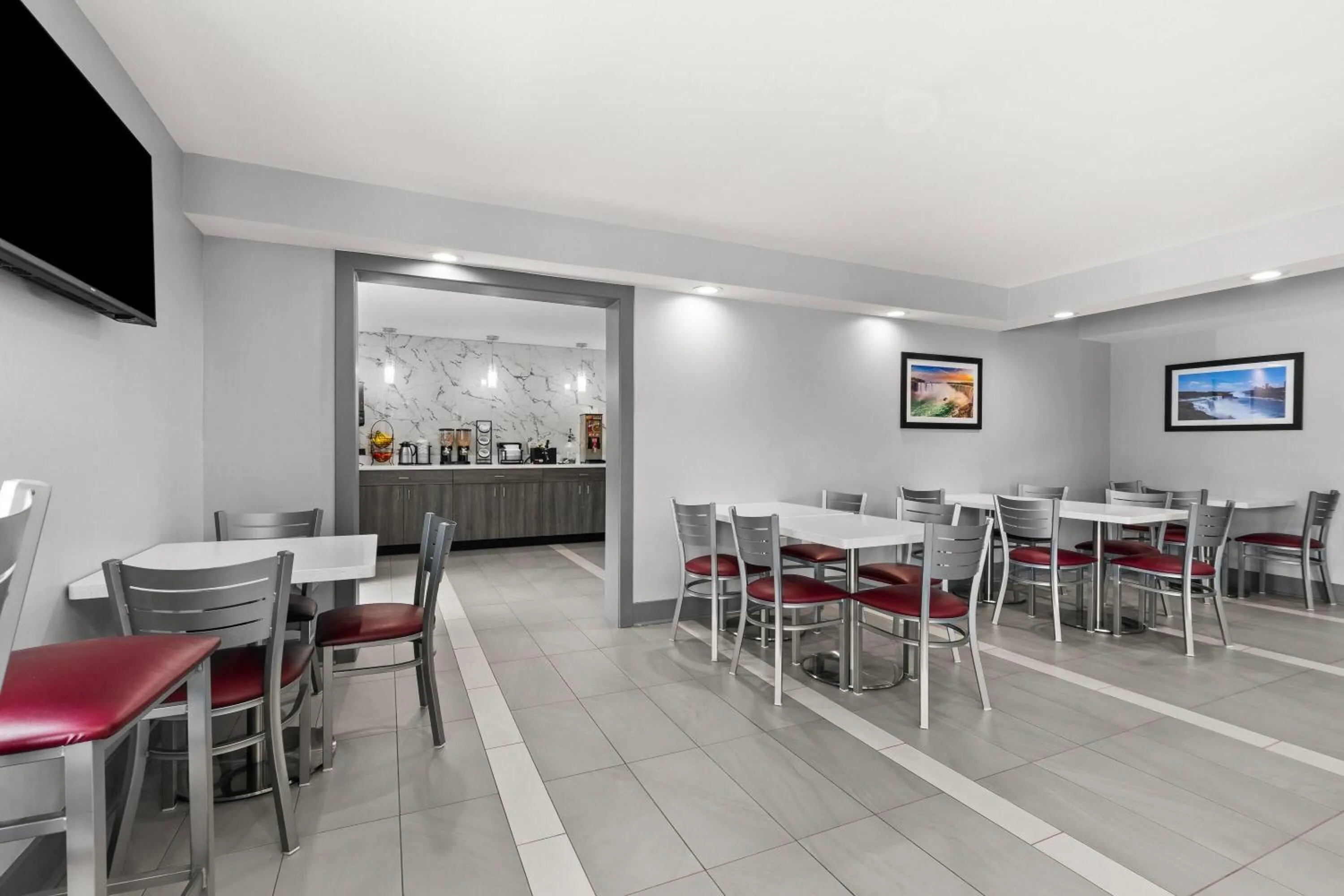 Restaurant/places to eat in Baymont by Wyndham Batavia - Darien Lake