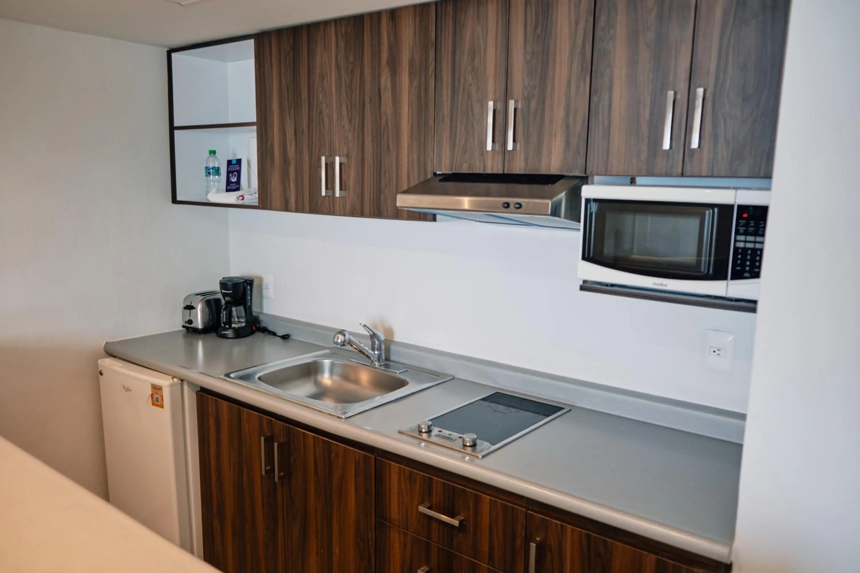 Kitchen or kitchenette in The Inn at Mazatlan