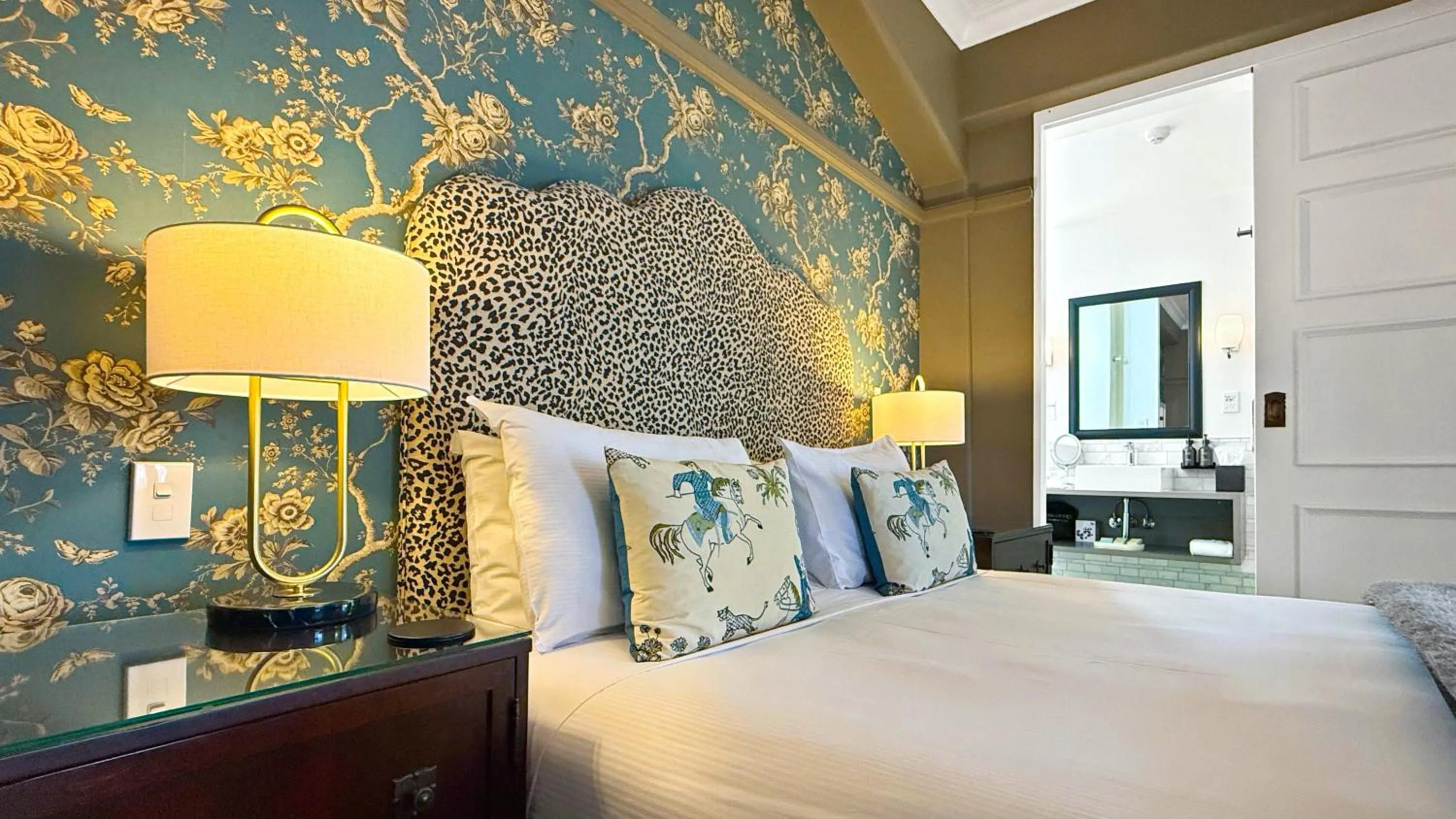 Bedroom, Bed in Art Deco Masonic Hotel