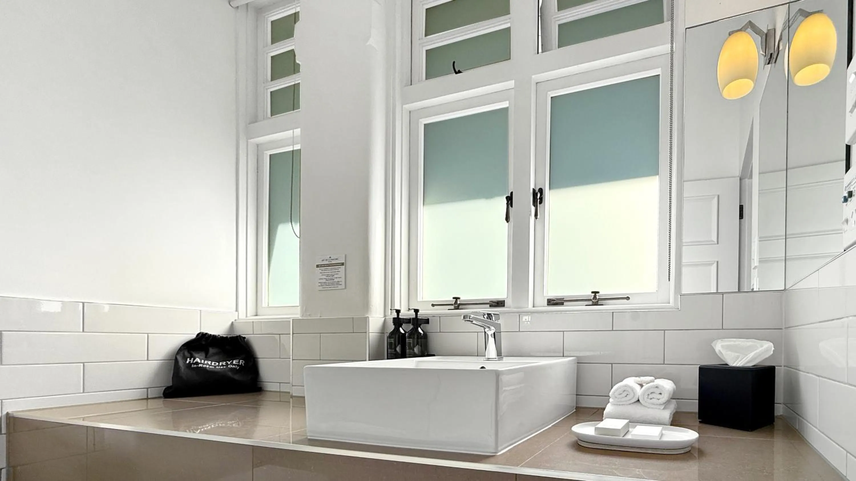 Bathroom in Art Deco Masonic Hotel