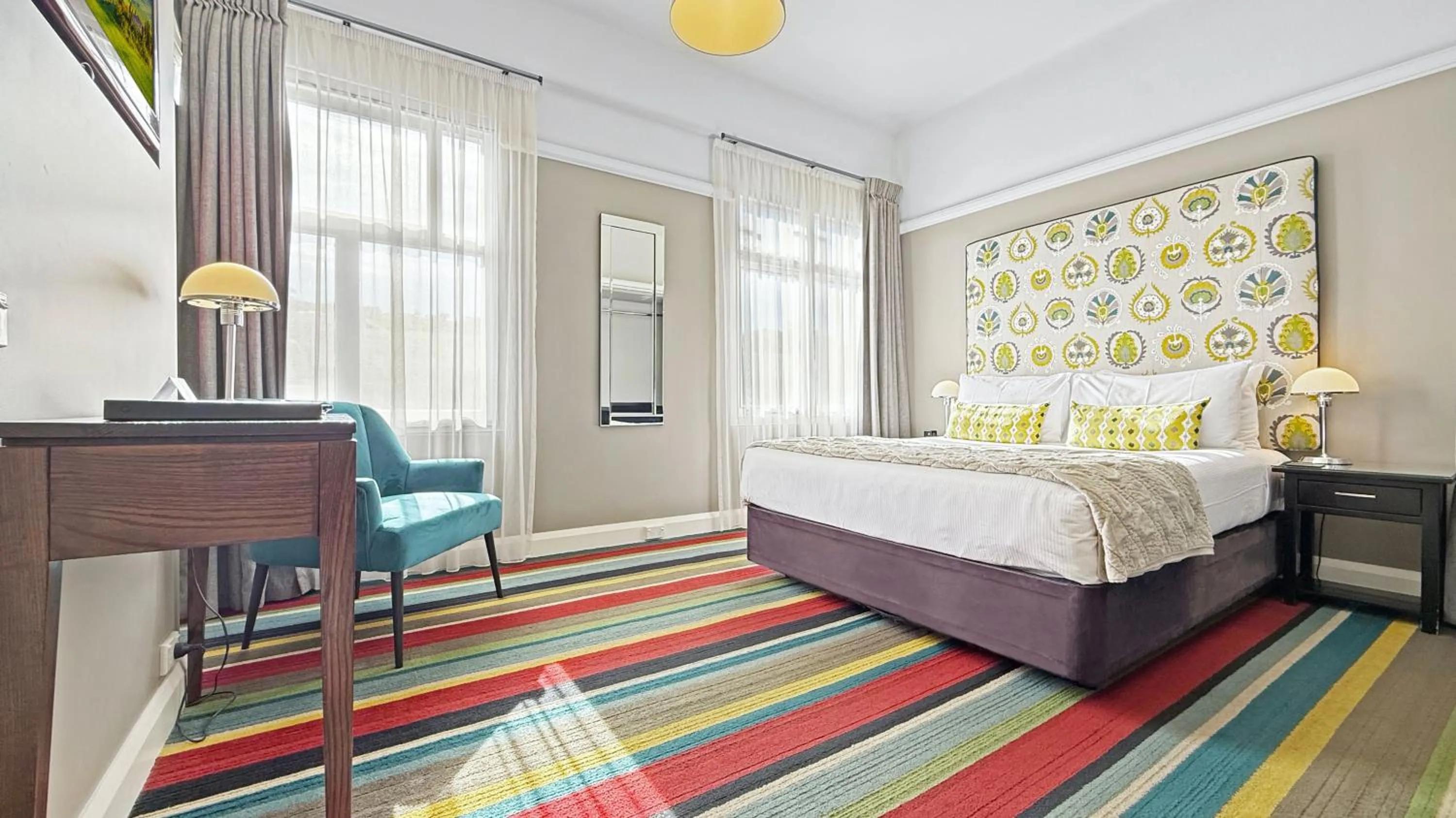 View (from property/room), Bed in Art Deco Masonic Hotel