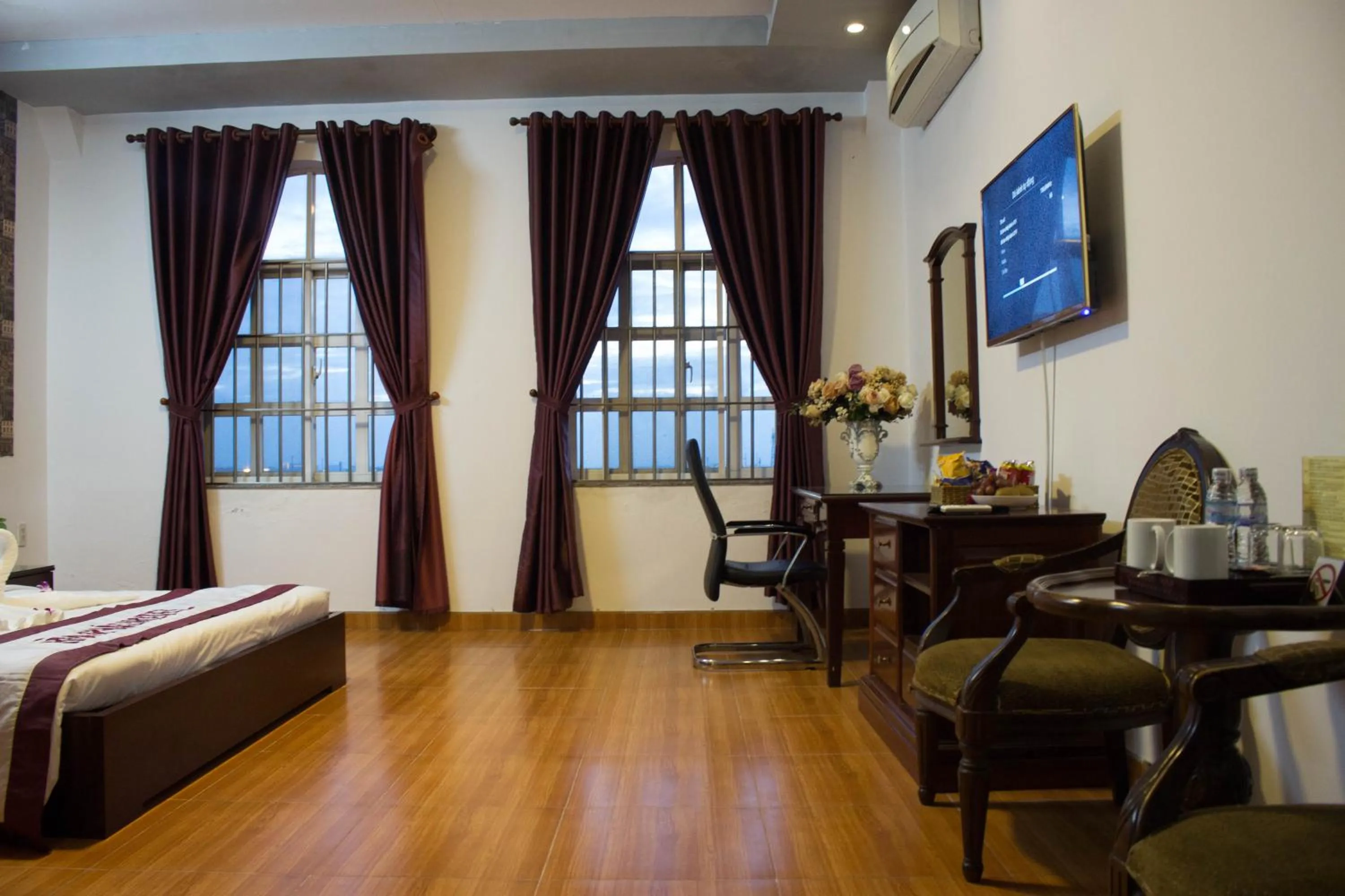 Photo of the whole room, Bed in Hoa Phat Hotel & Apartment