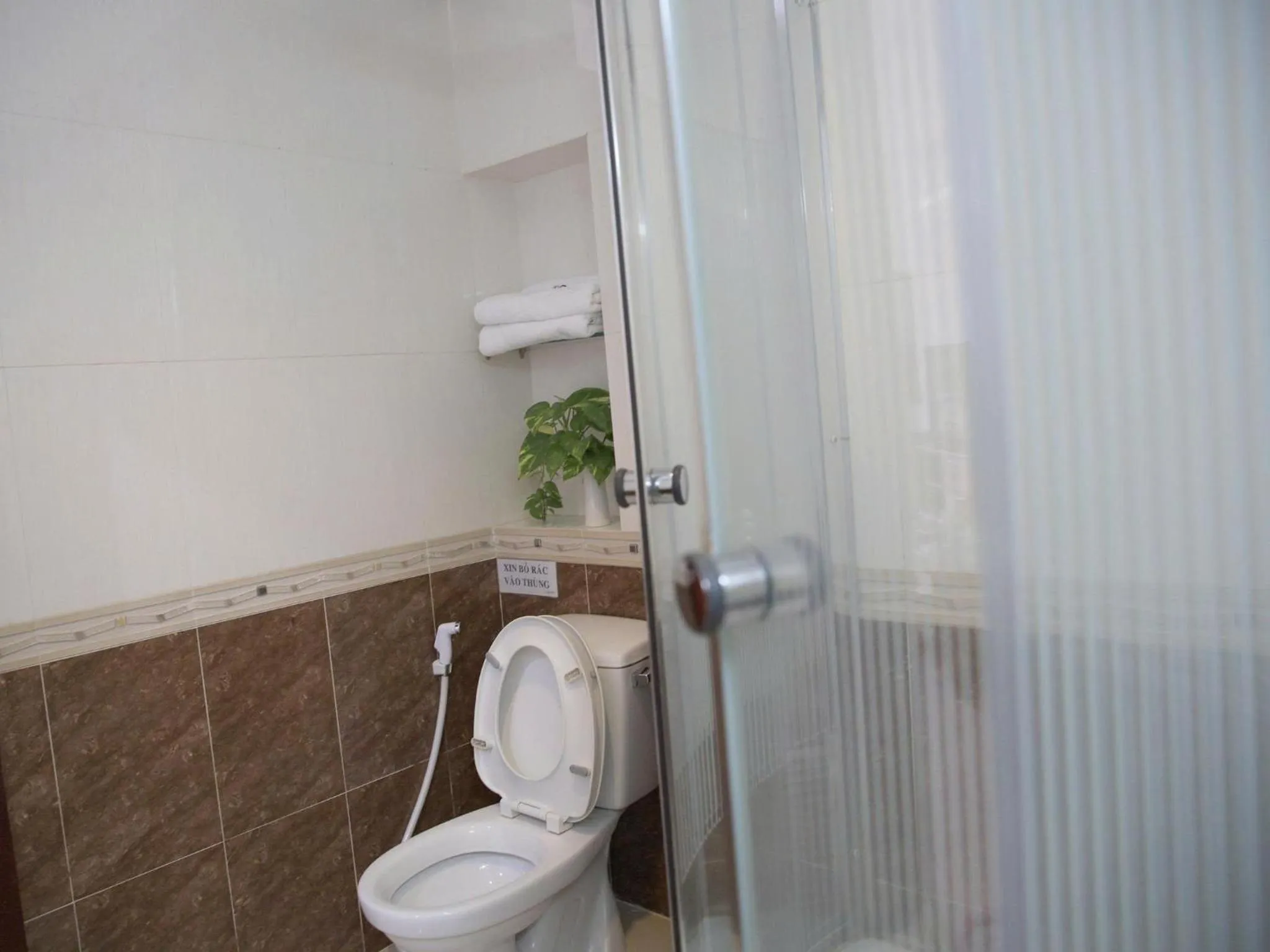 Hoa Phat Hotel & Apartment