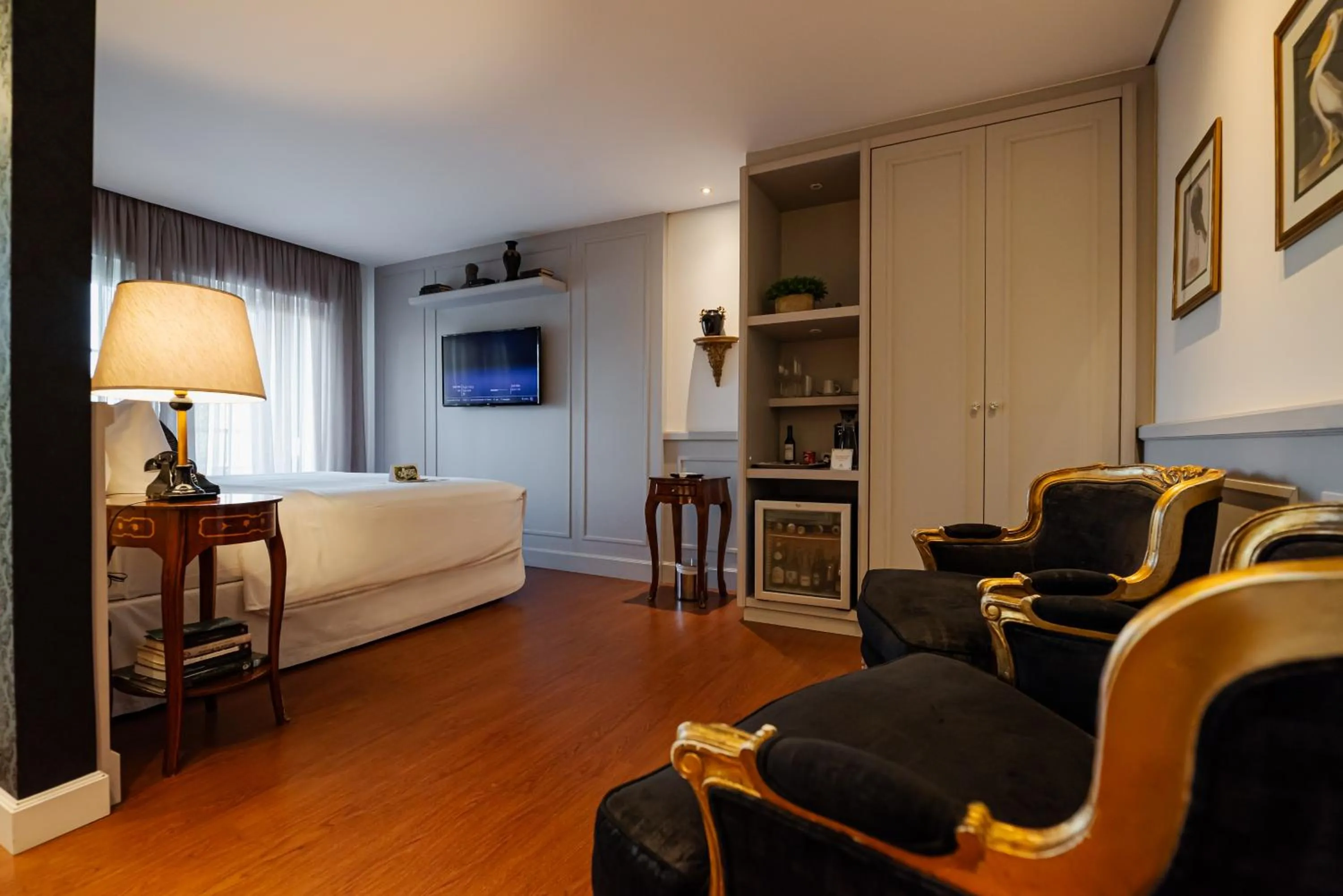 Photo of the whole room, Bed in Villa do Vale Boutique Hotel