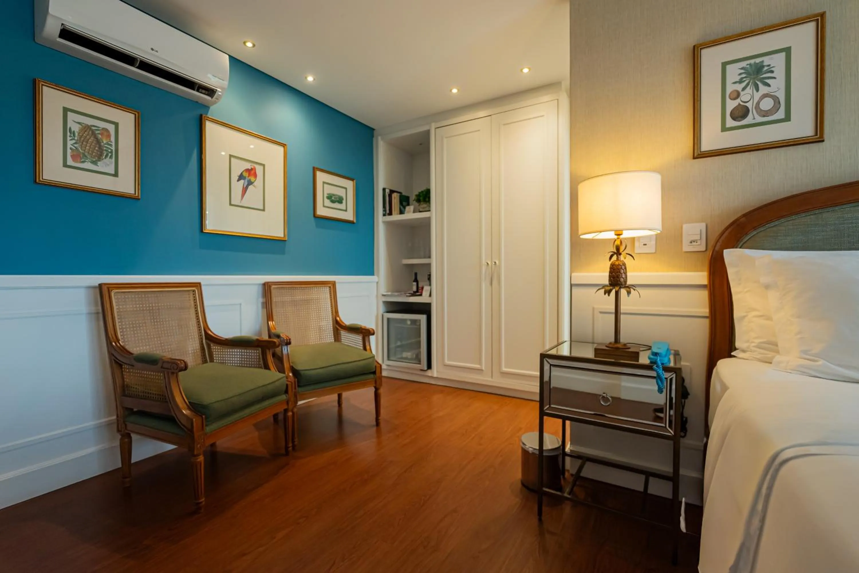 Photo of the whole room, Bed in Villa do Vale Boutique Hotel