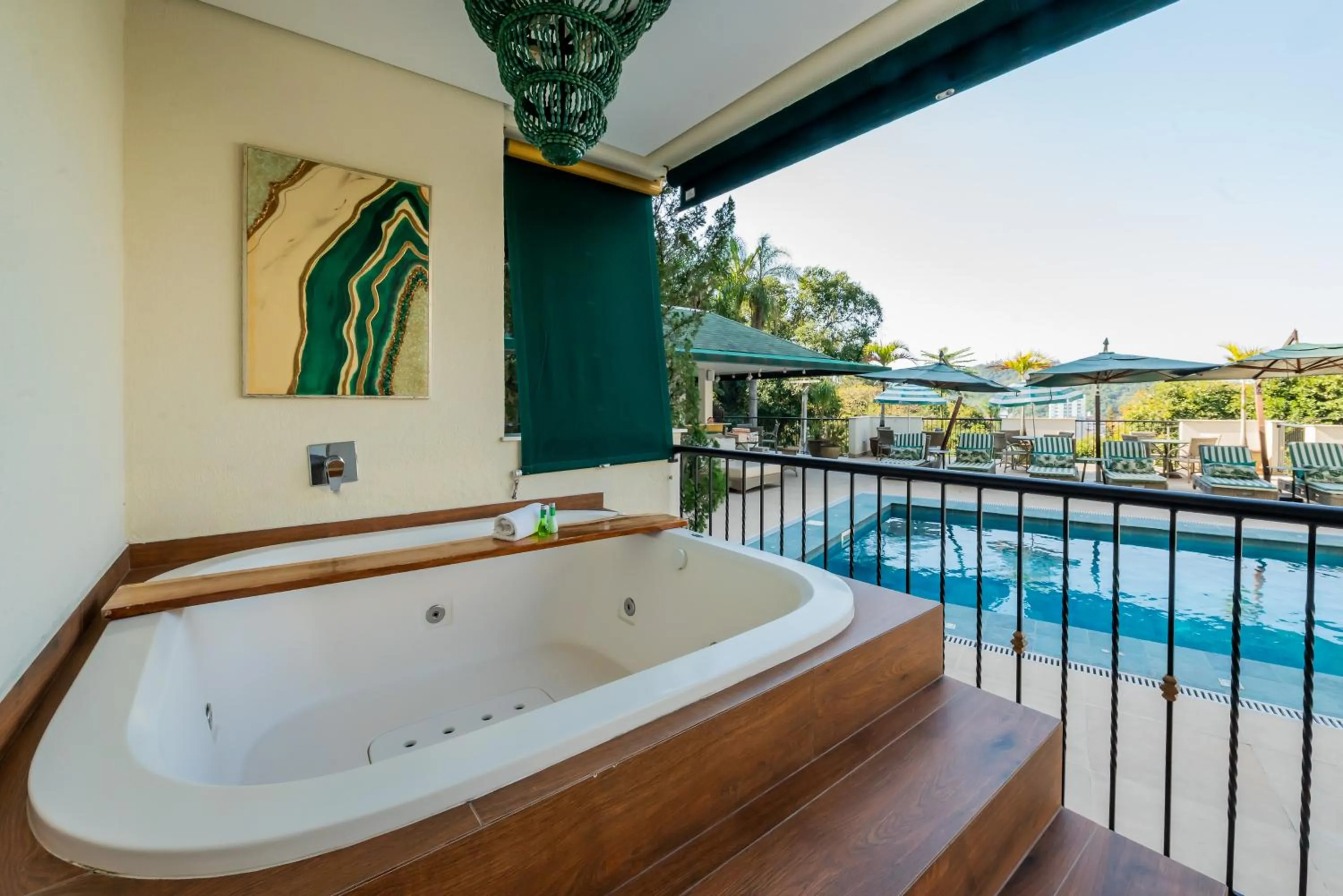 Hot Tub in Villa do Vale Boutique Hotel
