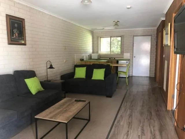 Seating area in Kingswood Motel