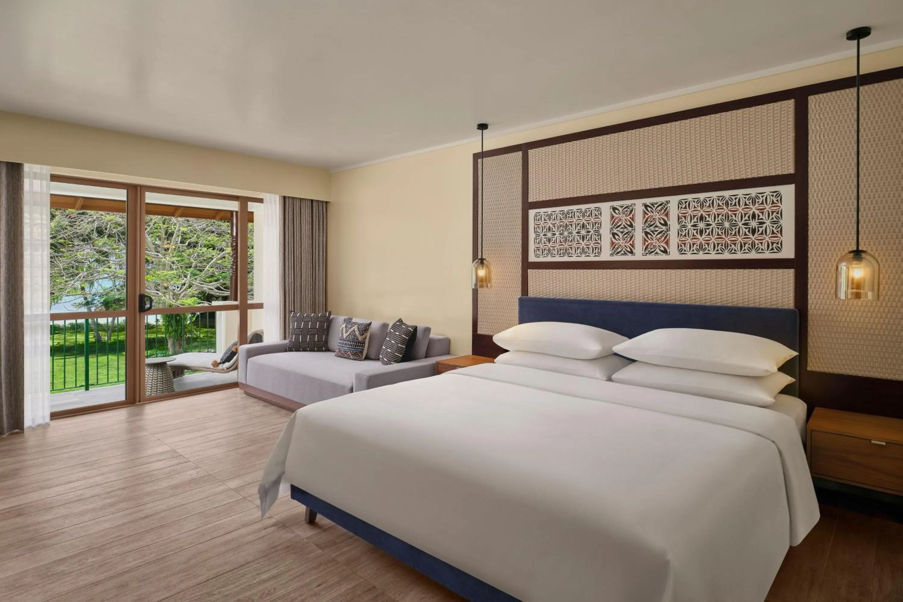 Photo of the whole room, Bed in Sheraton Samoa Beach Resort