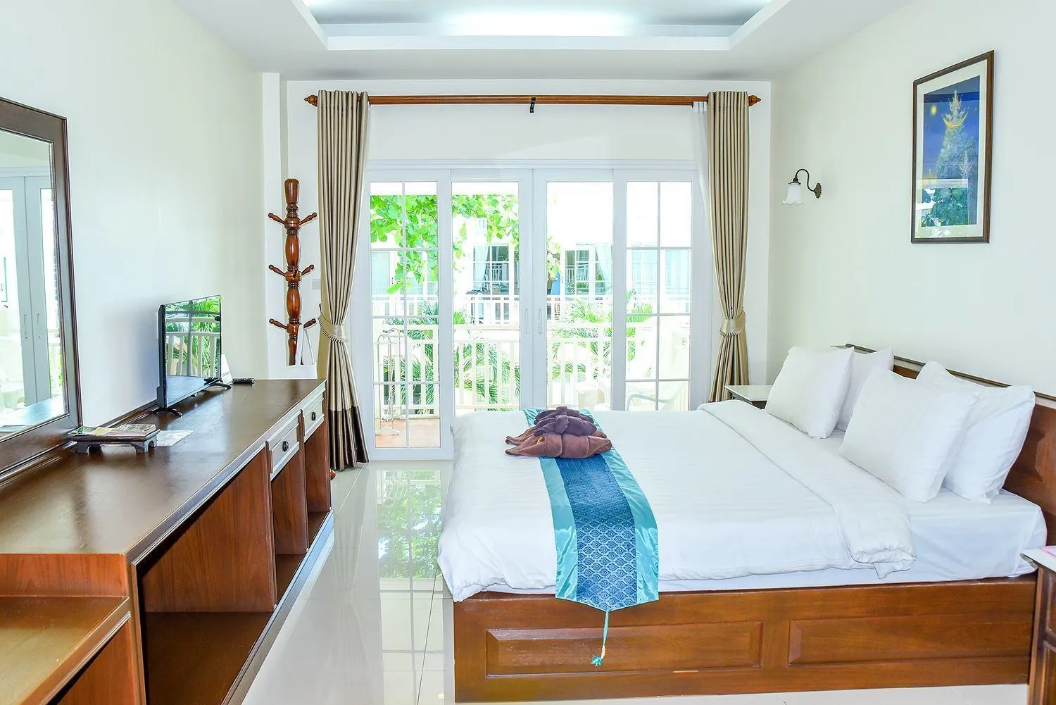 Bed in Ananda Villa - SHA Plus