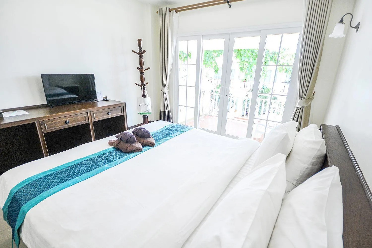 Bed in Ananda Villa - SHA Plus