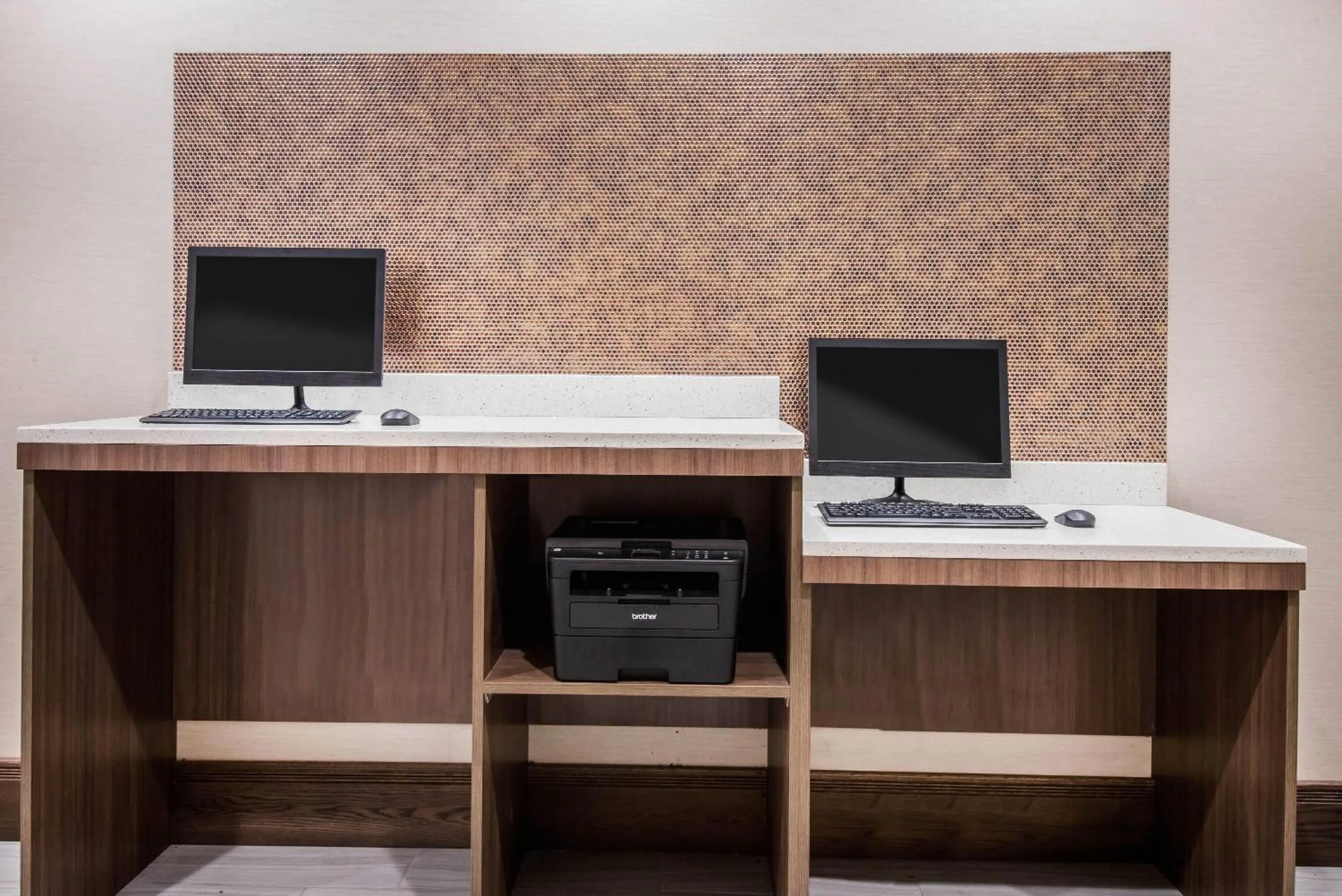 Business facilities in La Quinta by Wyndham Buffalo Amherst