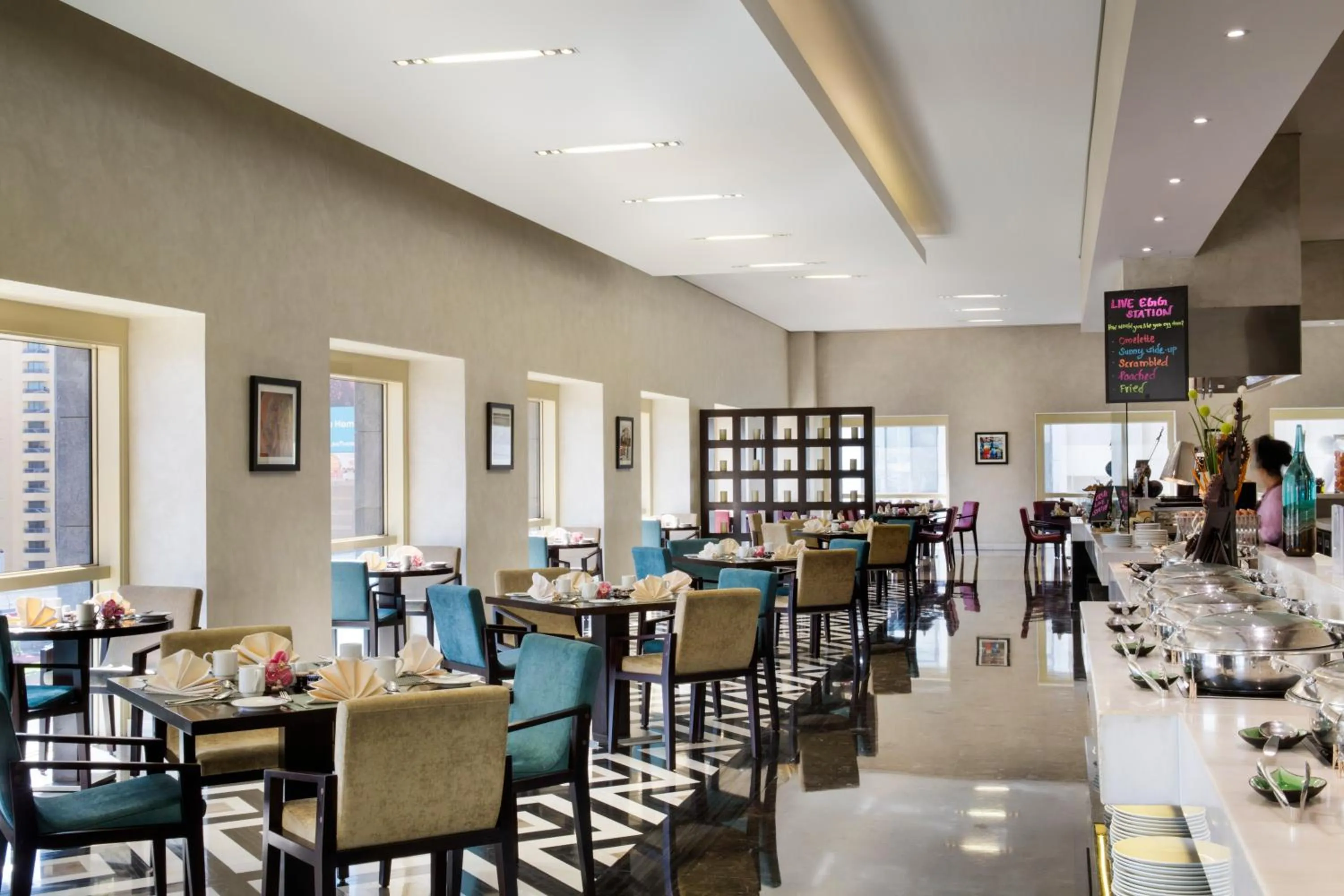 Restaurant/places to eat in The Tower Plaza Hotel Dubai
