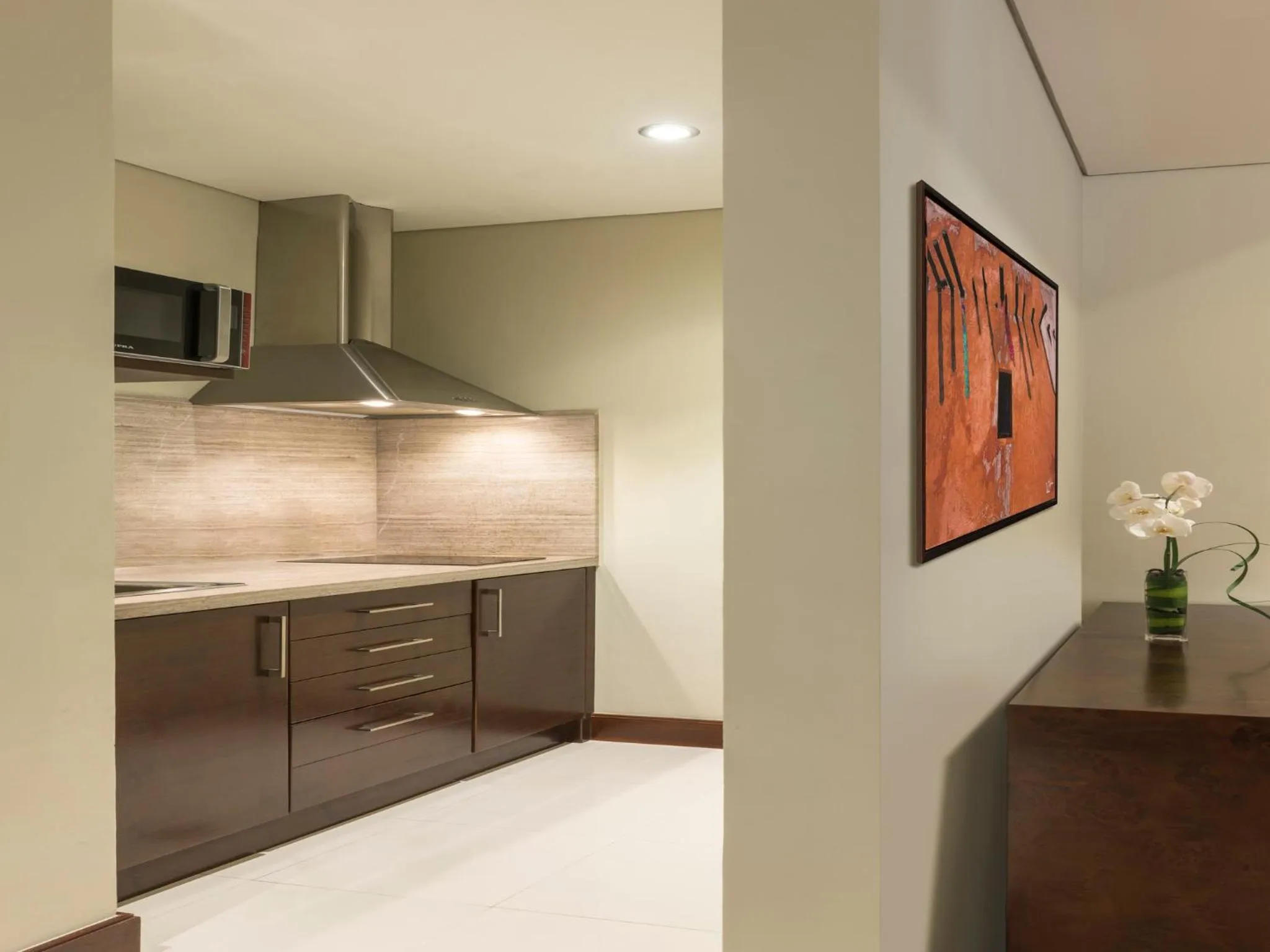 Kitchen or kitchenette in The Tower Plaza Hotel Dubai