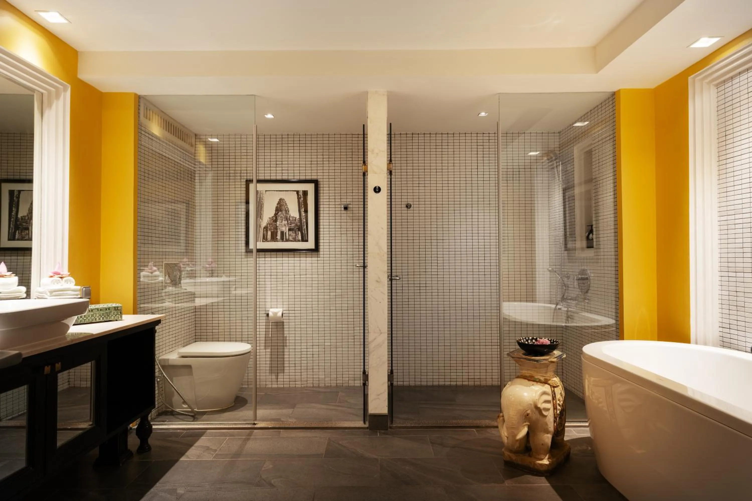 Shower in Shinta Mani Angkor