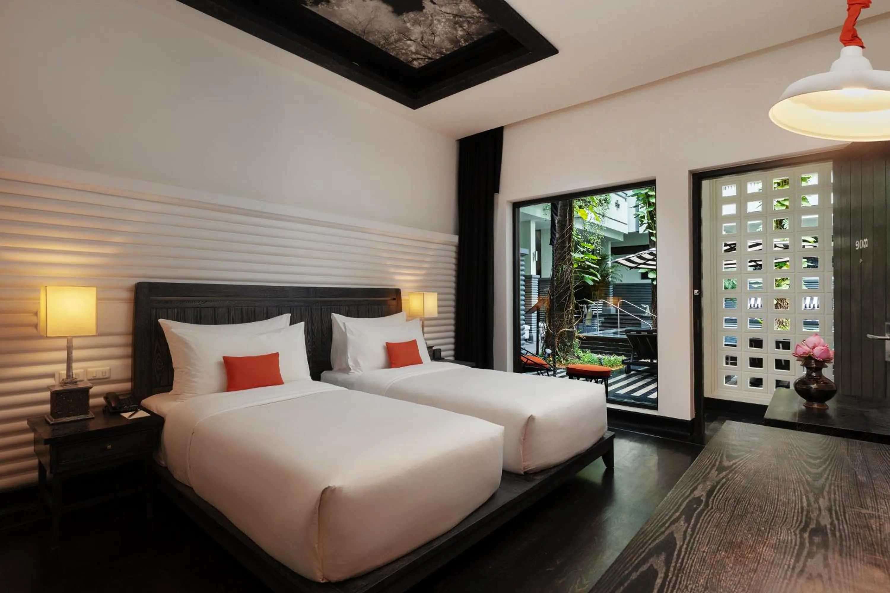 Photo of the whole room, Bed in Shinta Mani Angkor