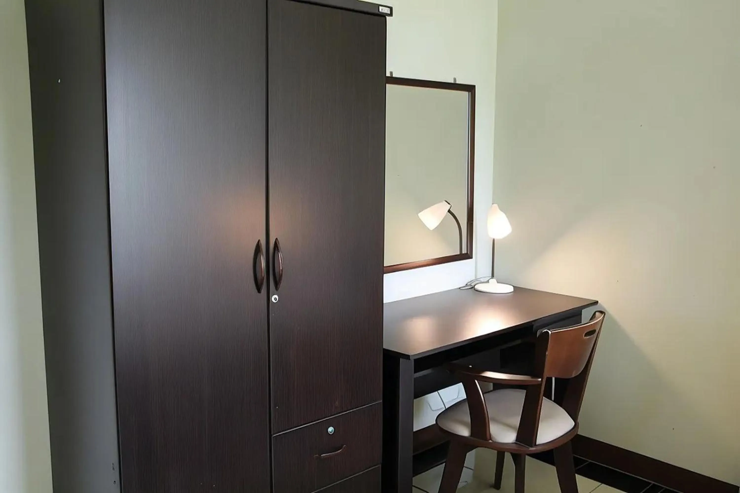 wardrobe in Udoncabana