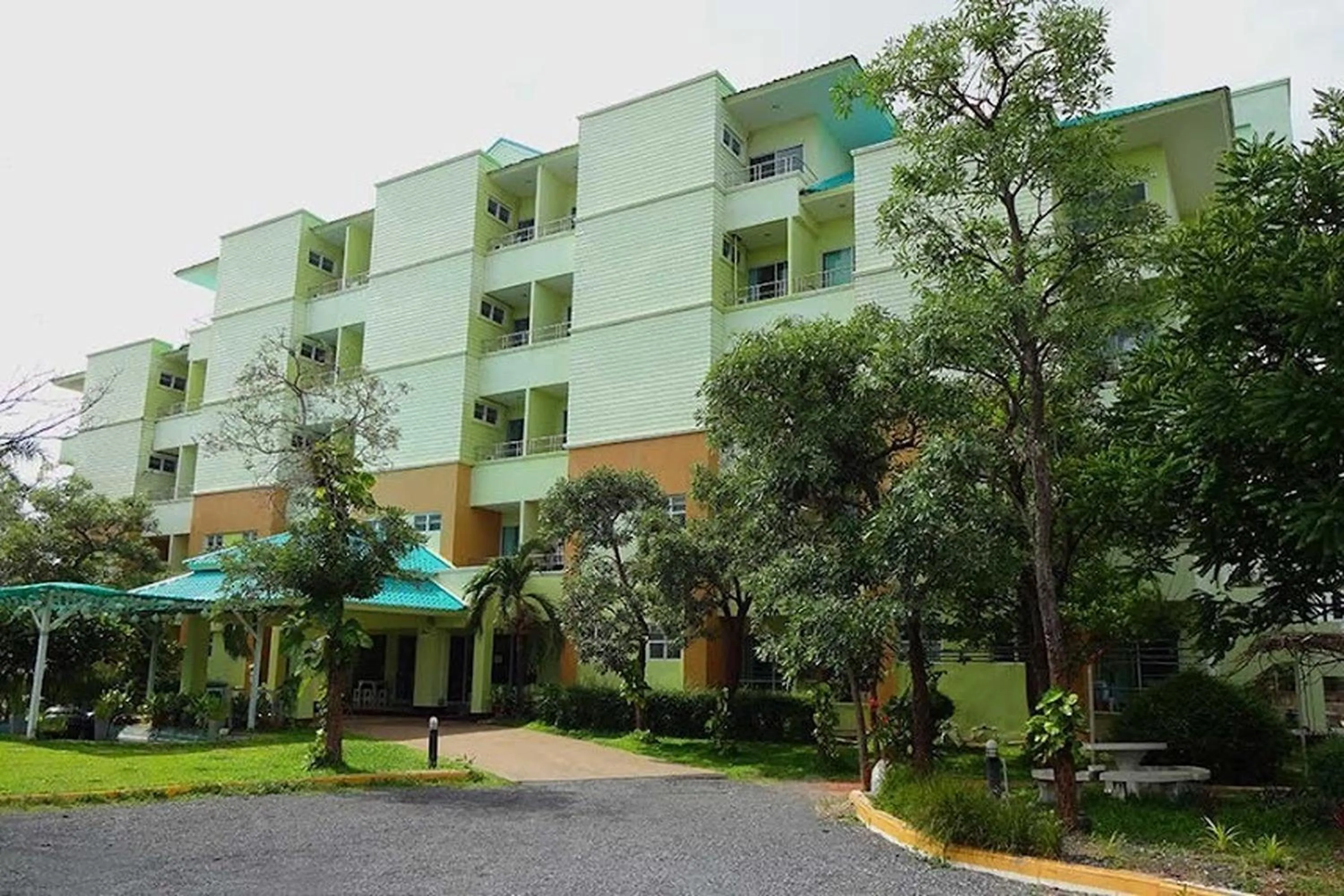 Property building in Udoncabana