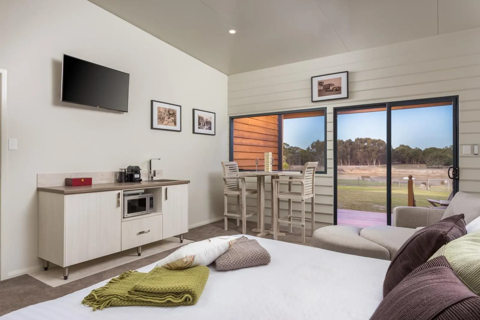 Bedroom, Bed in The Swan Valley Retreat