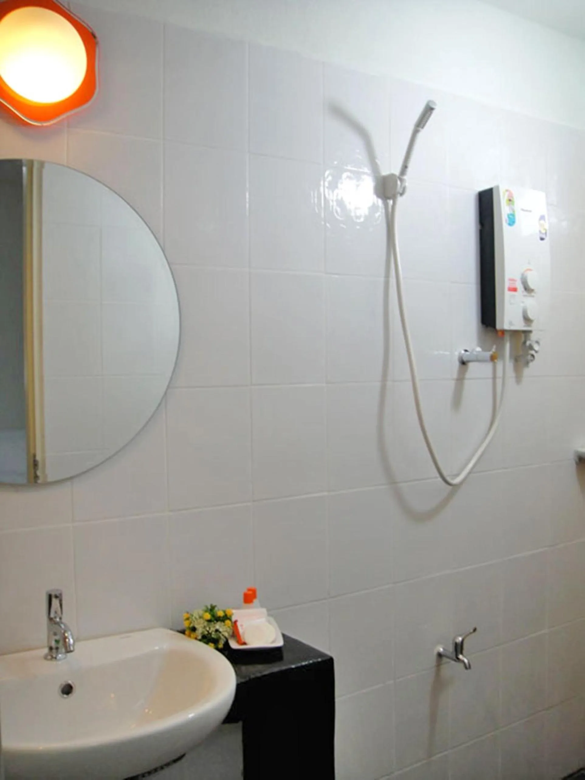 Bathroom in Harmony Bed & Bakery