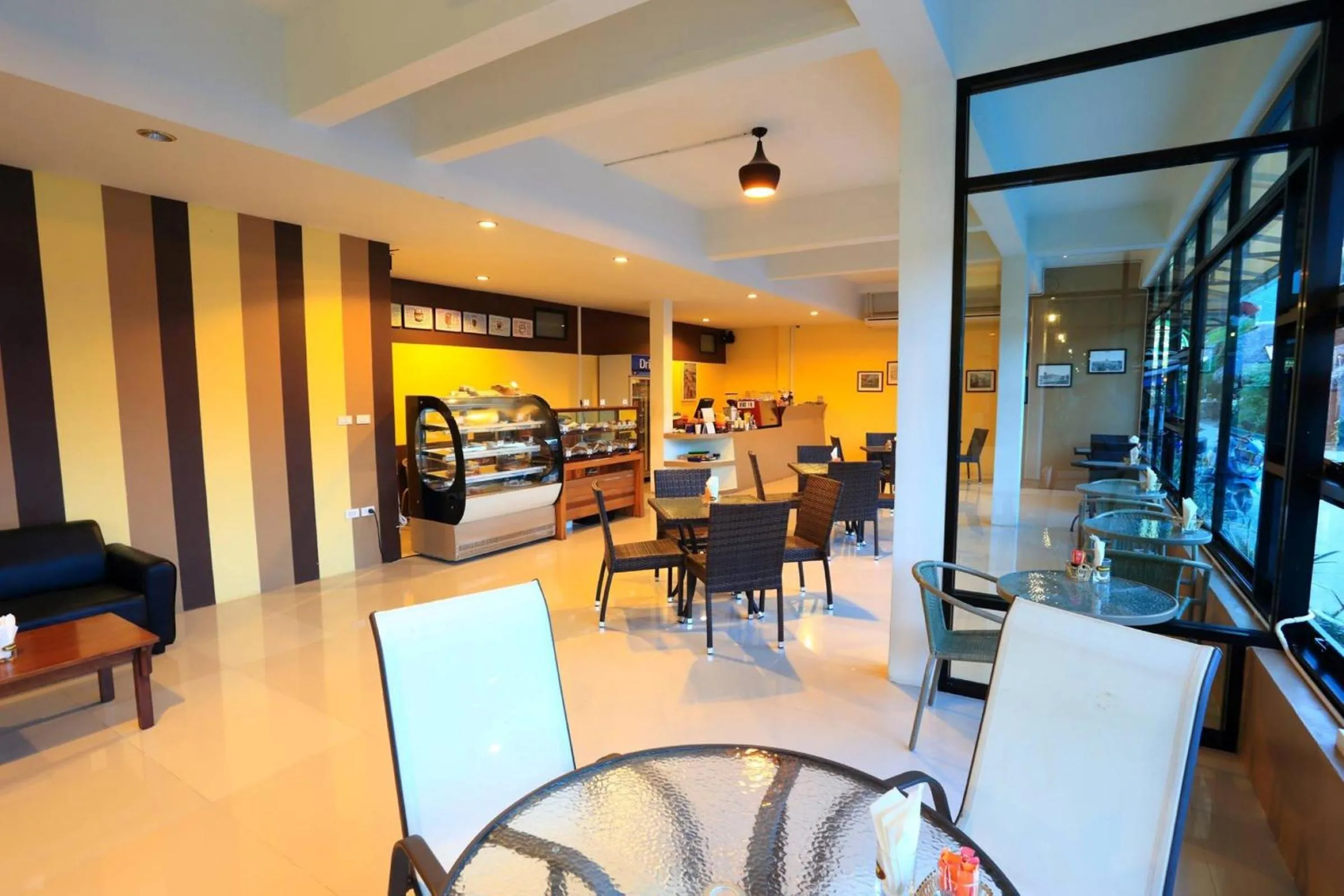 Restaurant/places to eat in Harmony Bed & Bakery