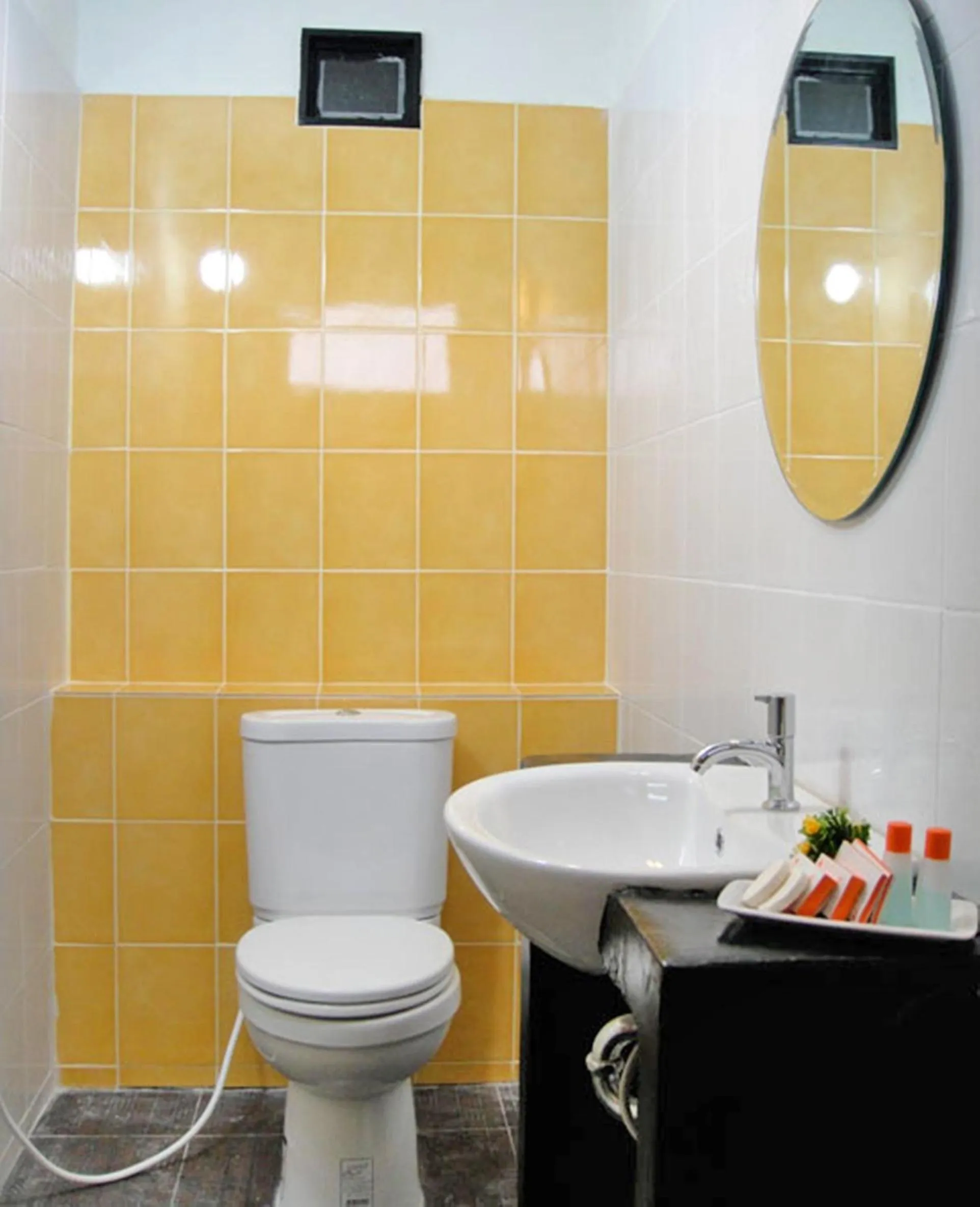 Bathroom in Harmony Bed & Bakery