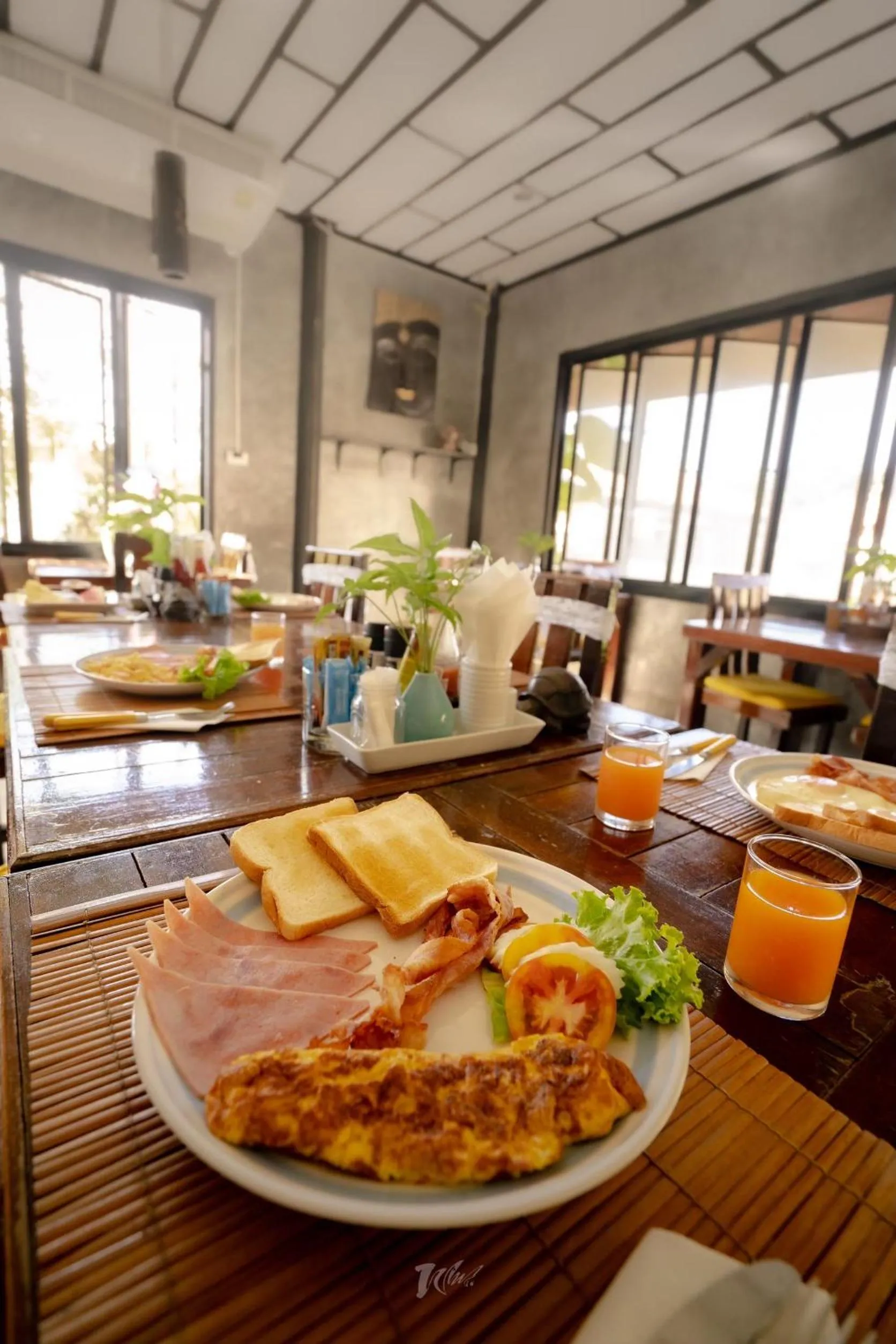 Breakfast in Loma Resort