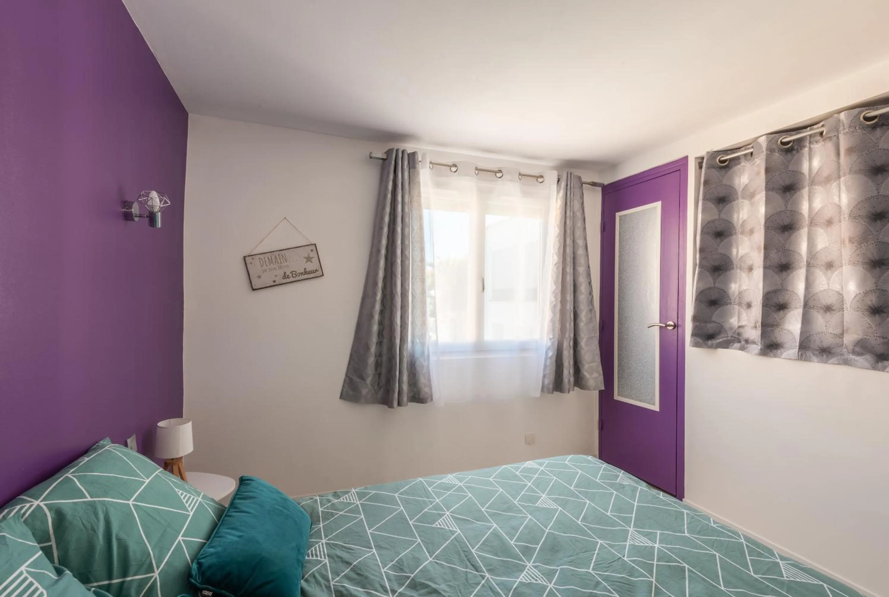 Photo of the whole room, Bed in La Maisonnette Narbonnaise (Proche Grands Buffets)
