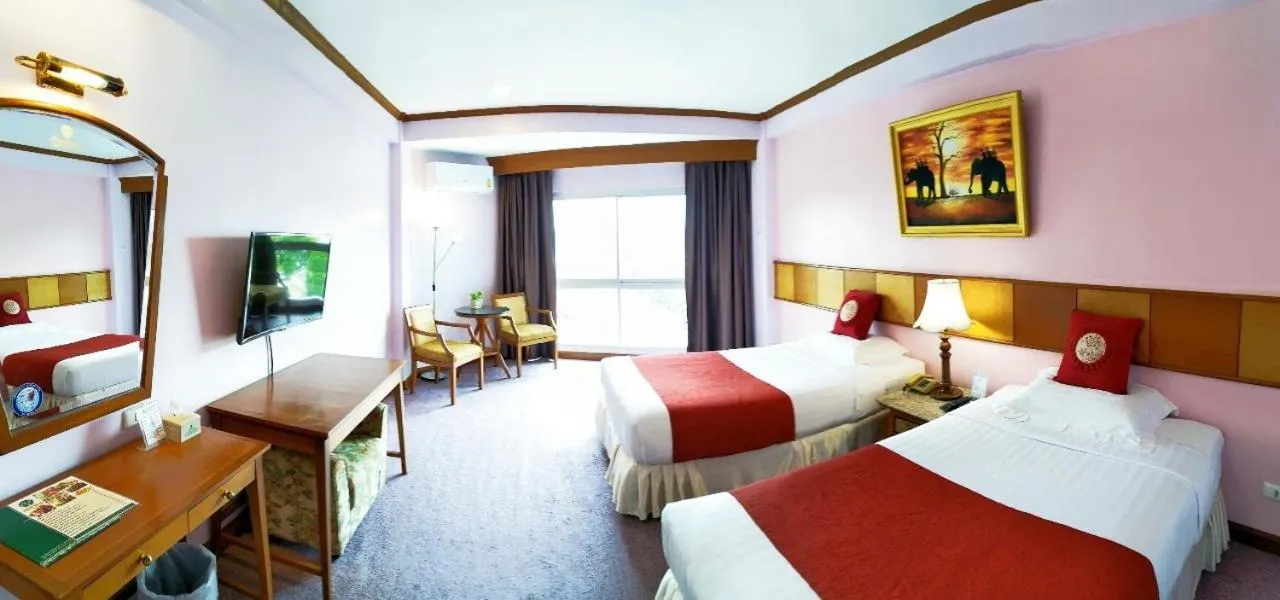 Photo of the whole room, Bed in Viang Tak Riverside Hotel