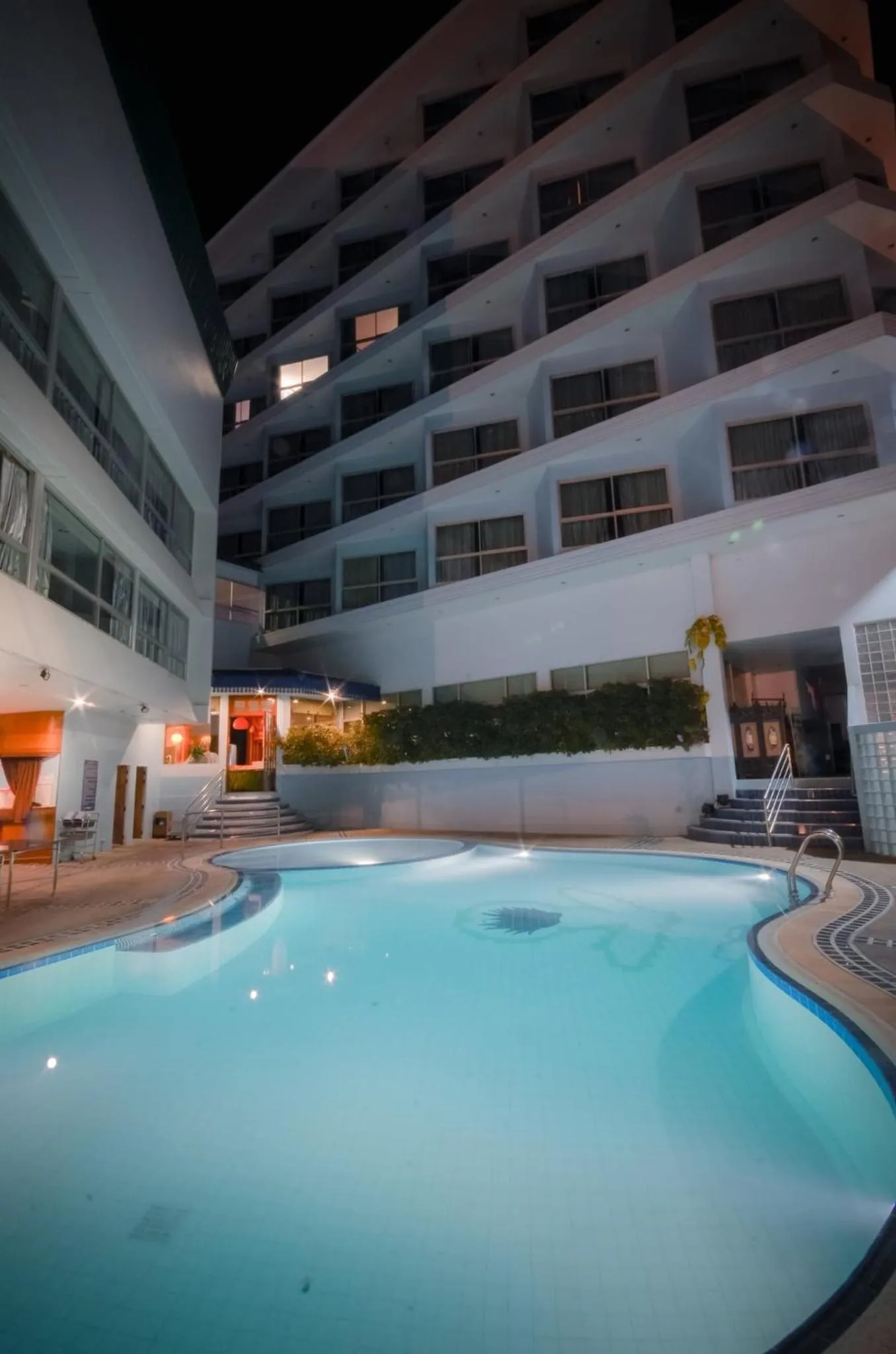 Swimming pool in Viang Tak Riverside Hotel