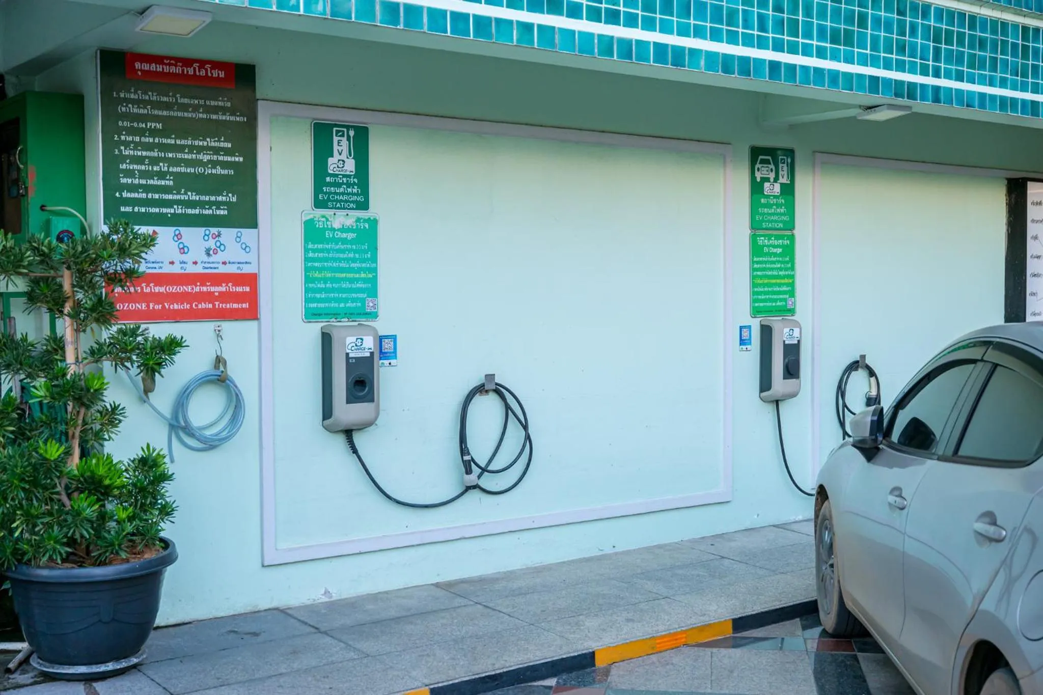 Viang Tak Riverside Hotel