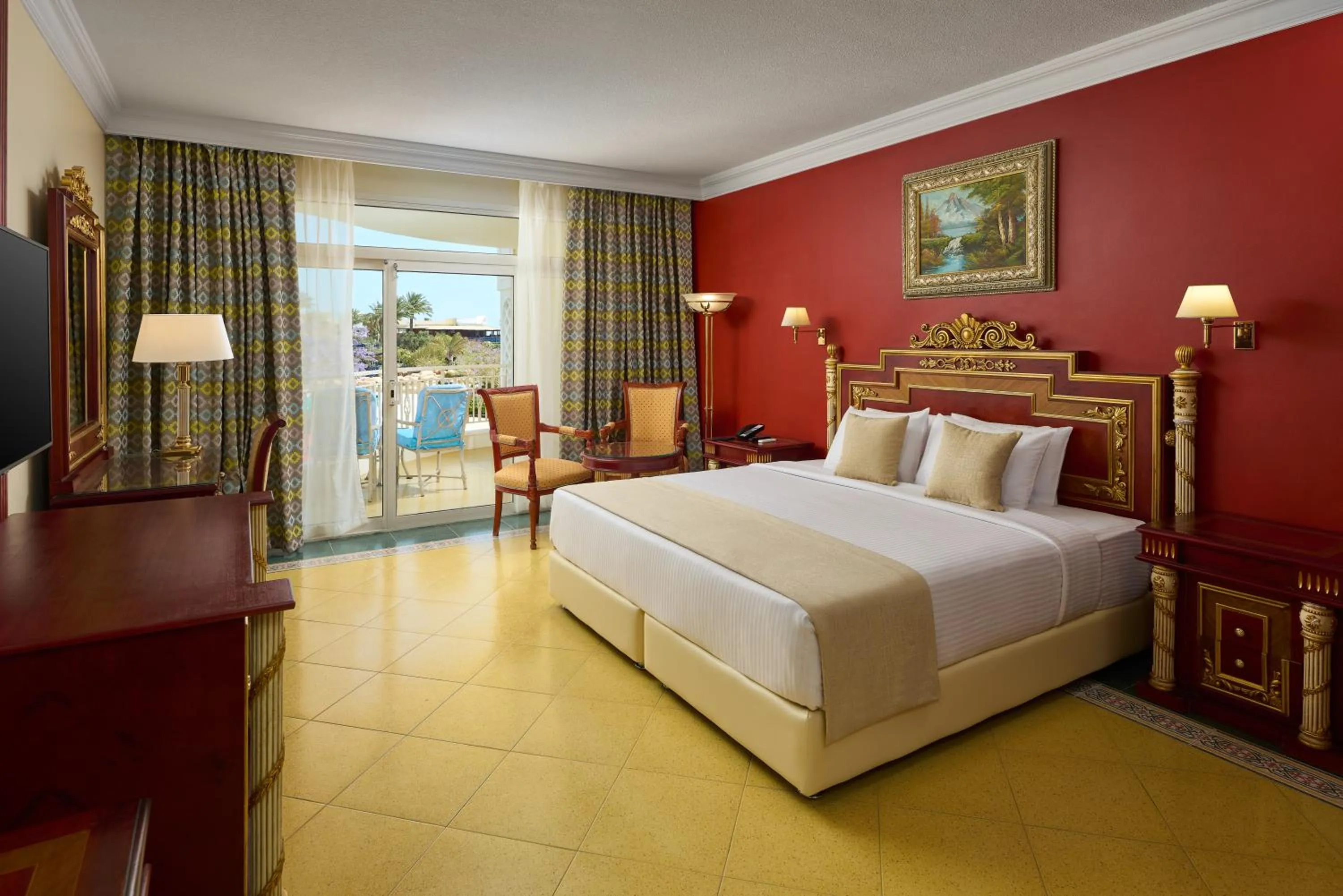 Bed in Palm Royale Resort - Soma Bay