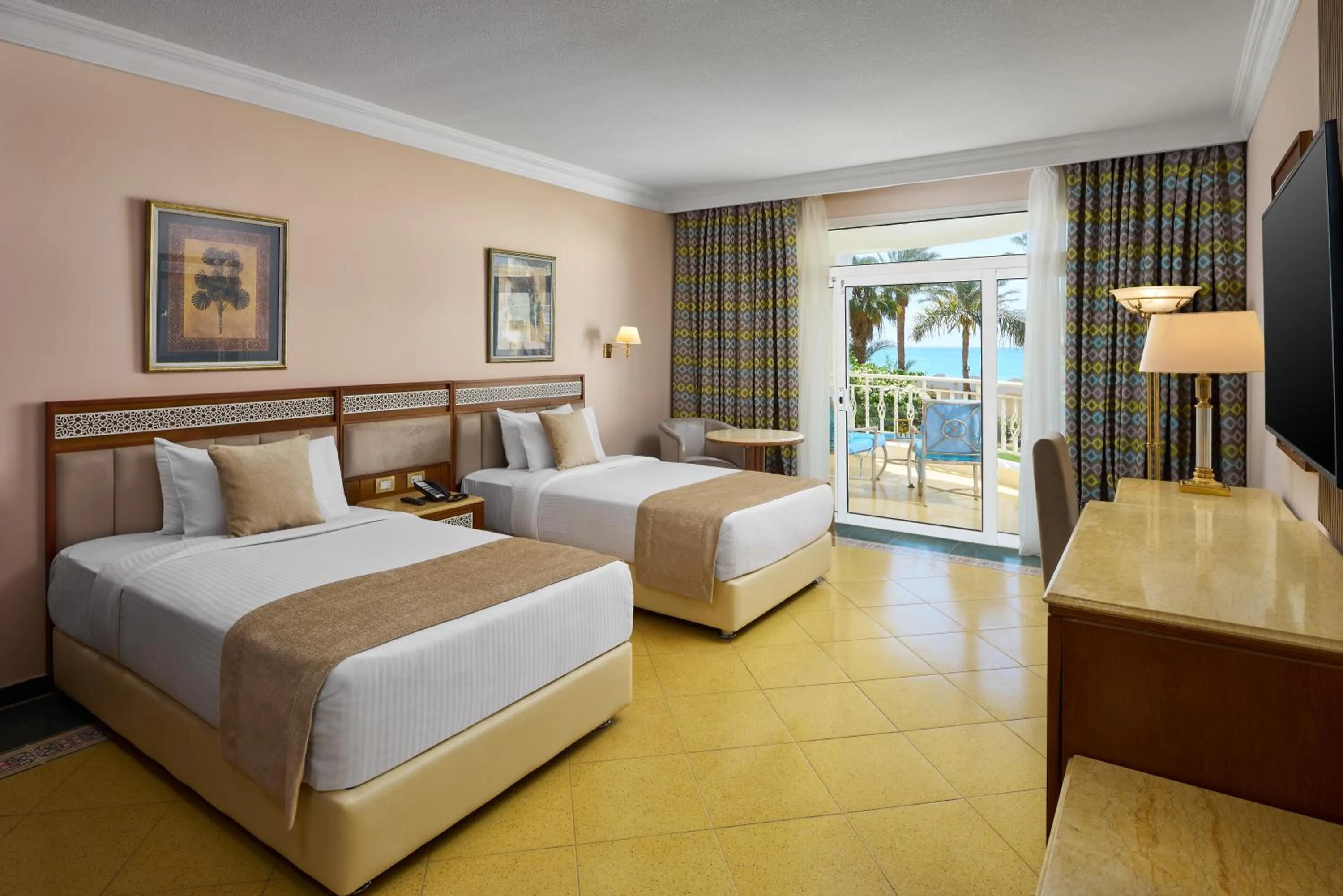 Bedroom, Bed in Palm Royale Resort - Soma Bay