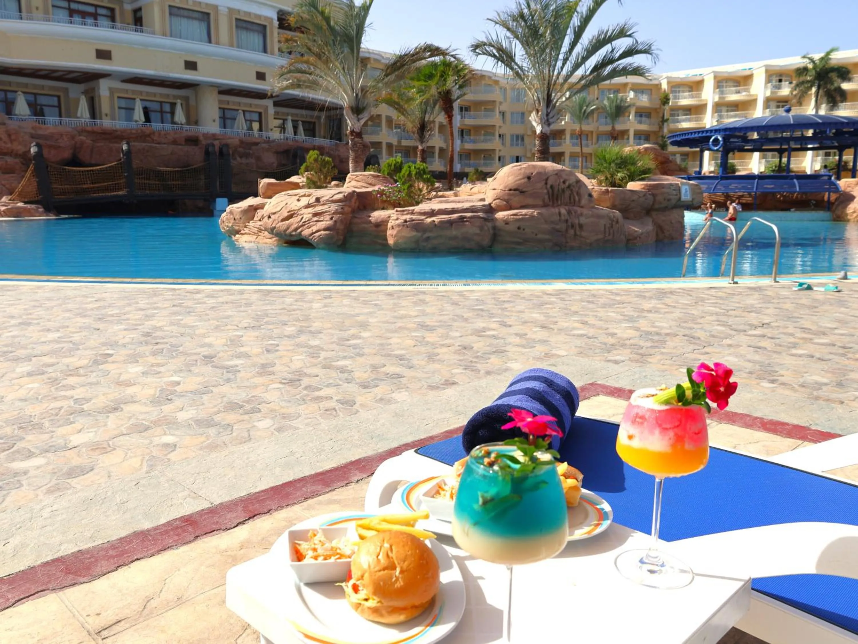 Swimming pool in Palm Royale Resort - Soma Bay