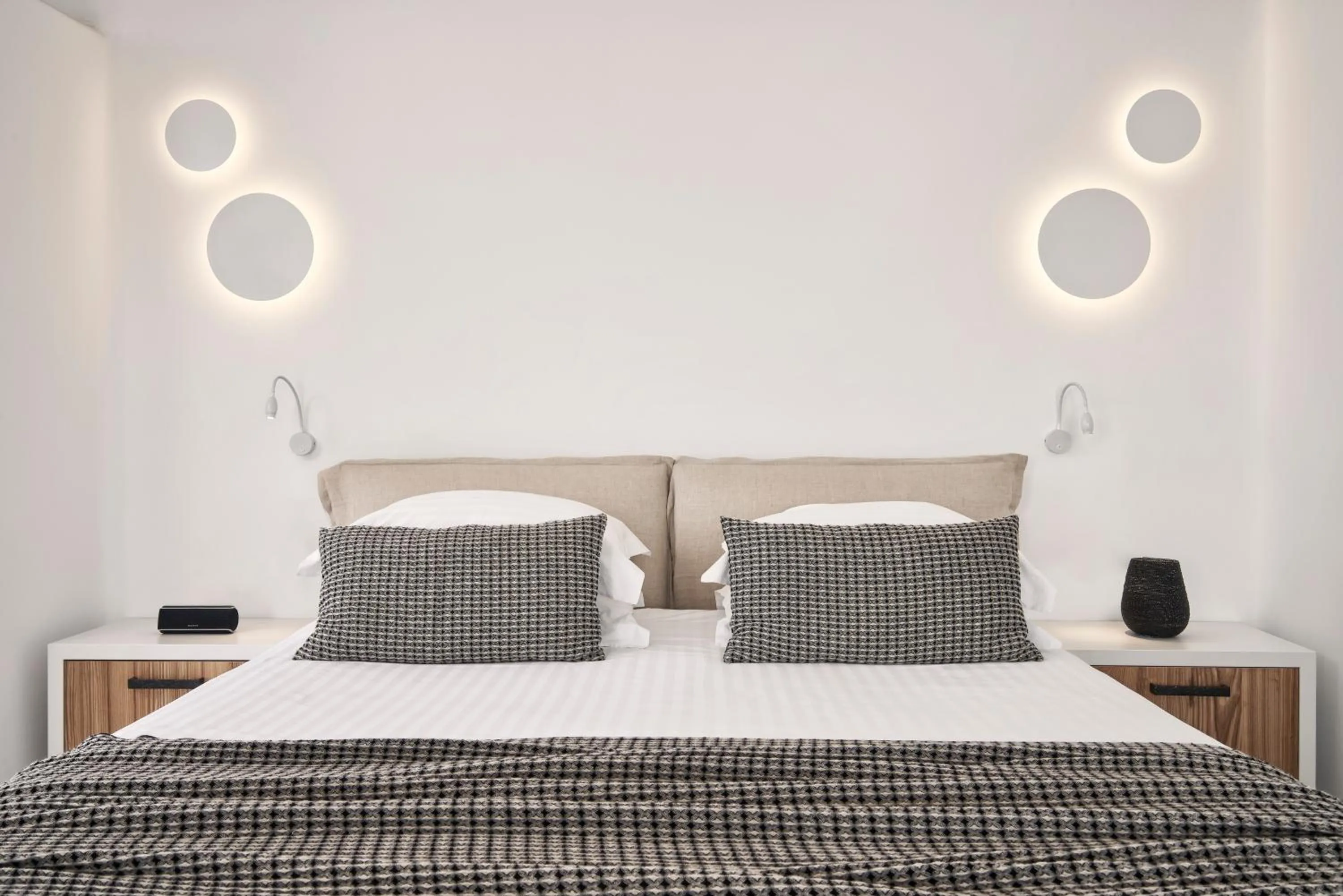 Bed in Mykonos Bliss - Cozy Suites, Adults Only Hotel