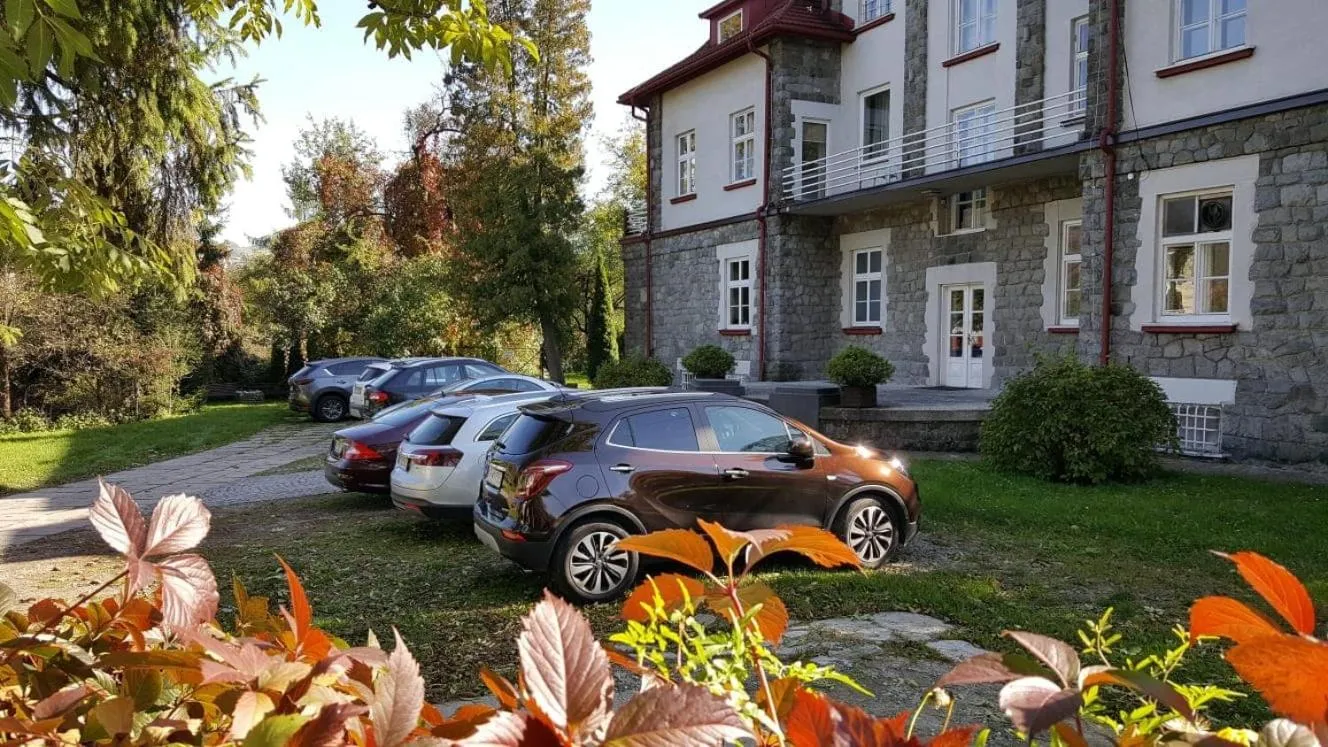 Property building in Willa Granit