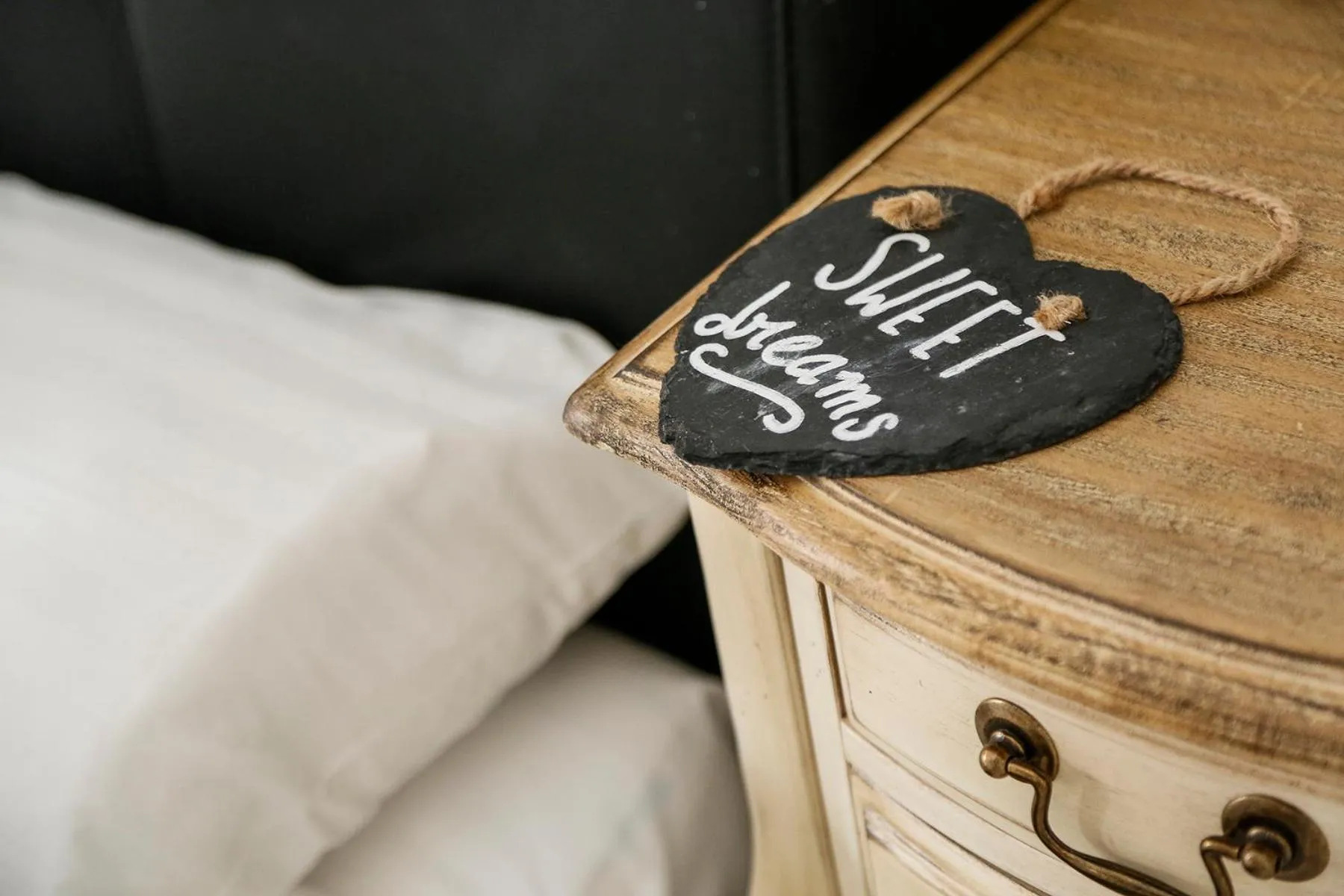 Decorative detail, Bed in The Miller of Mansfield