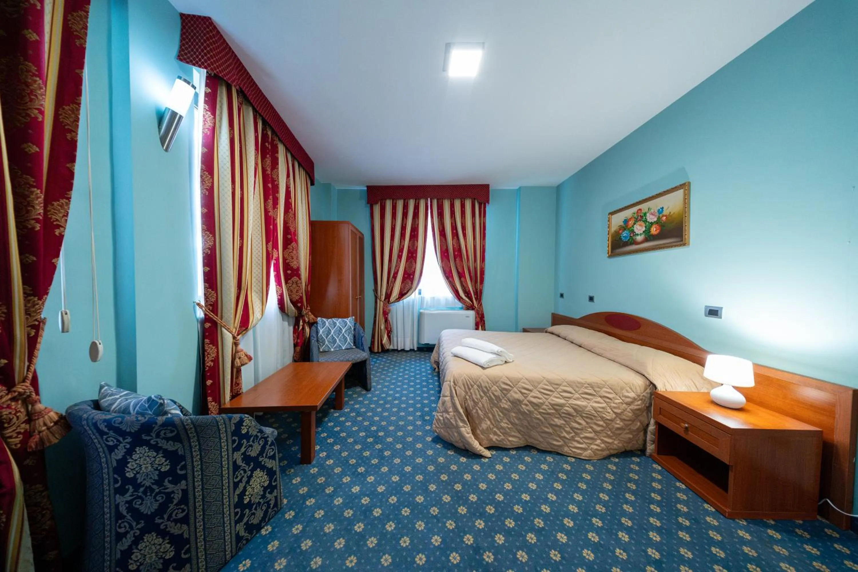 Bedroom, Bed in Hotel Cavour Resort
