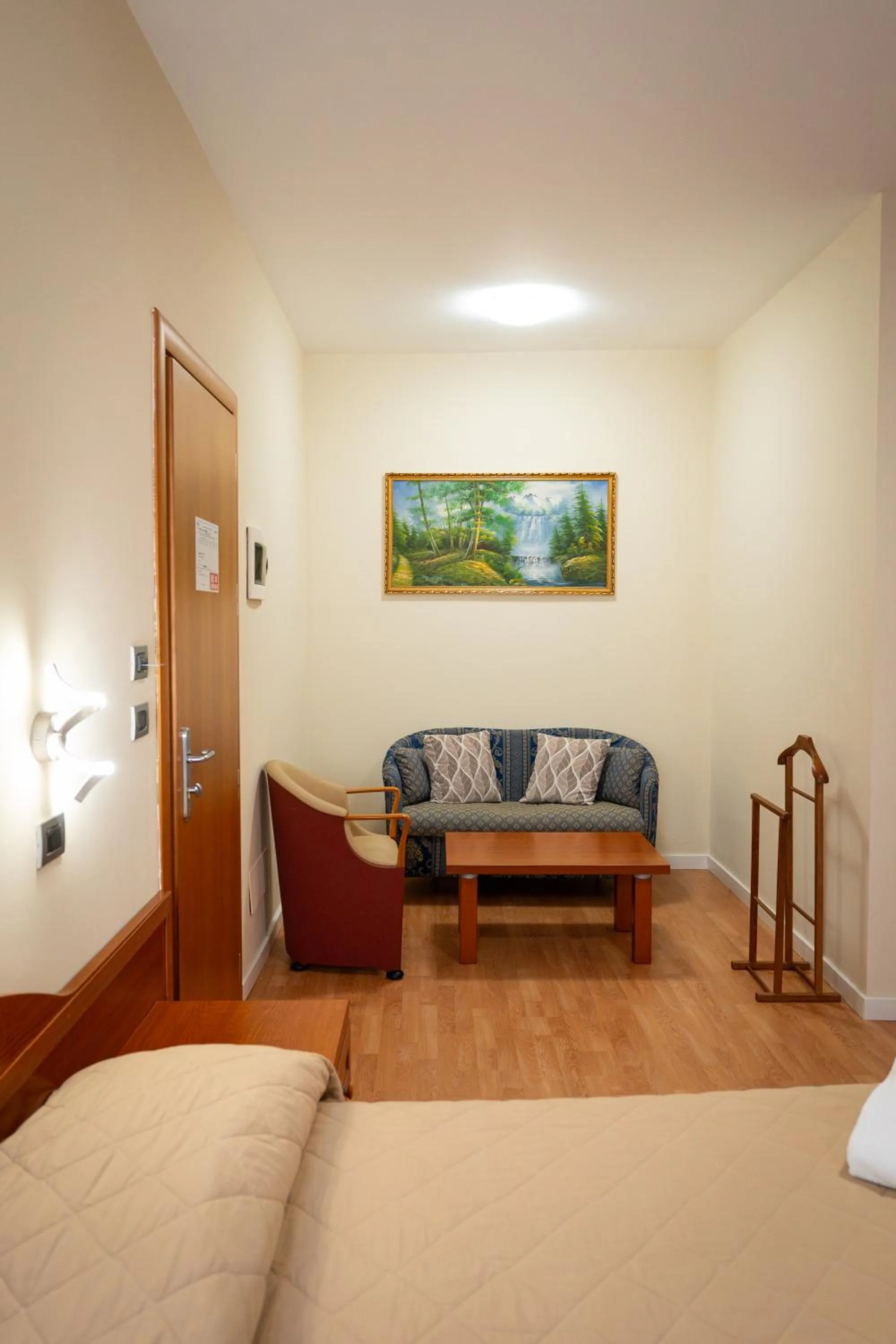 Photo of the whole room, Bed in Hotel Cavour Resort