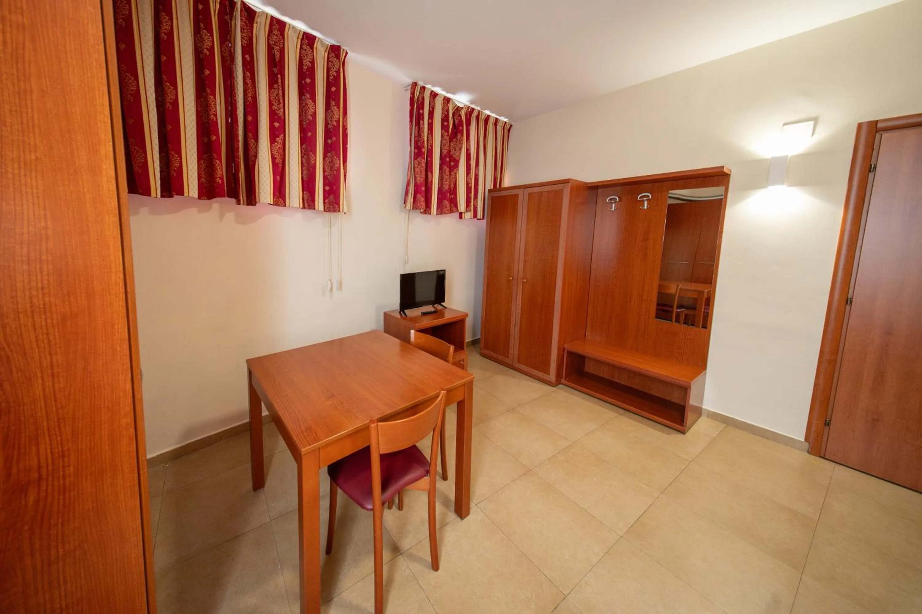 wardrobe in Hotel Cavour Resort