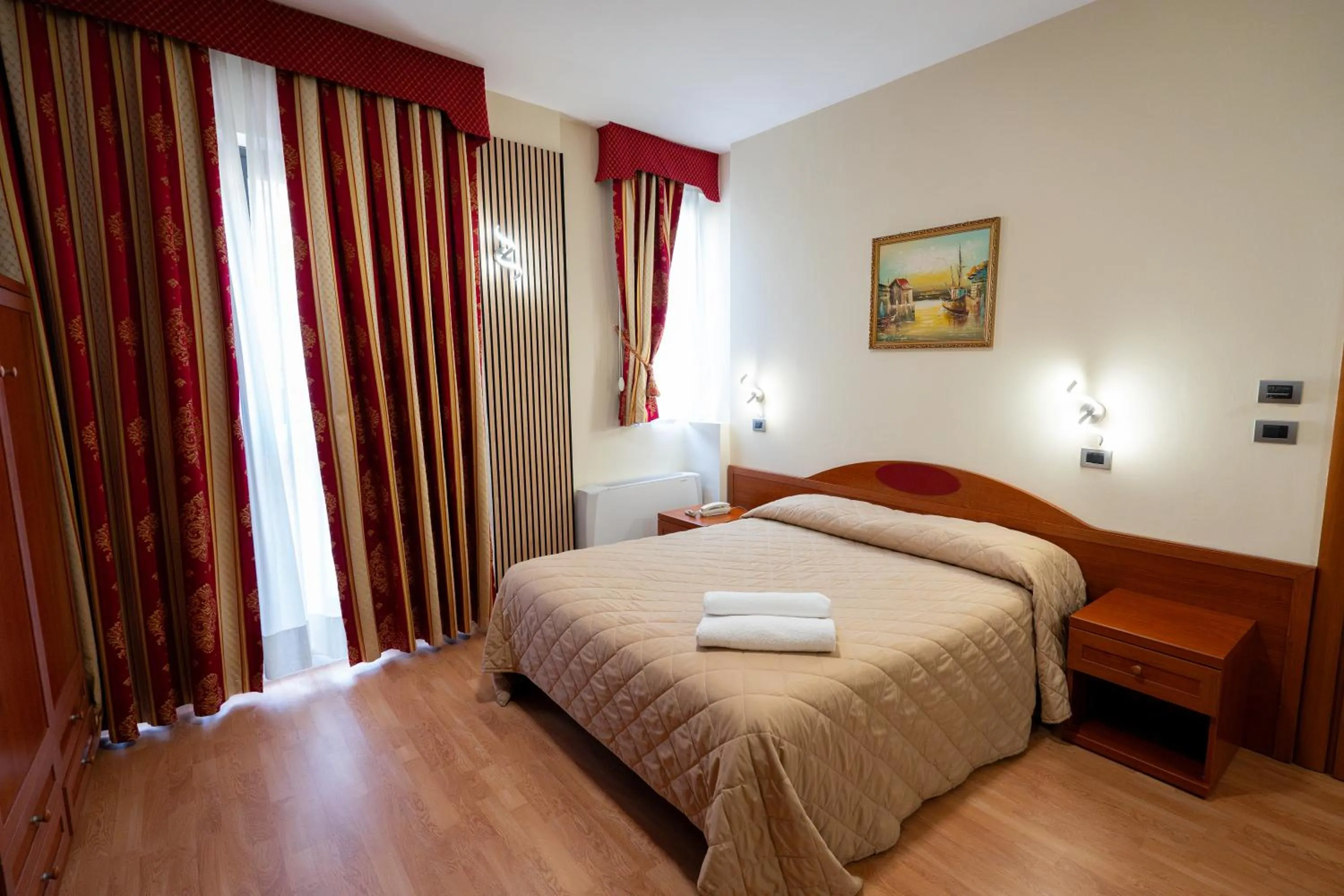 Bedroom, Bed in Hotel Cavour Resort