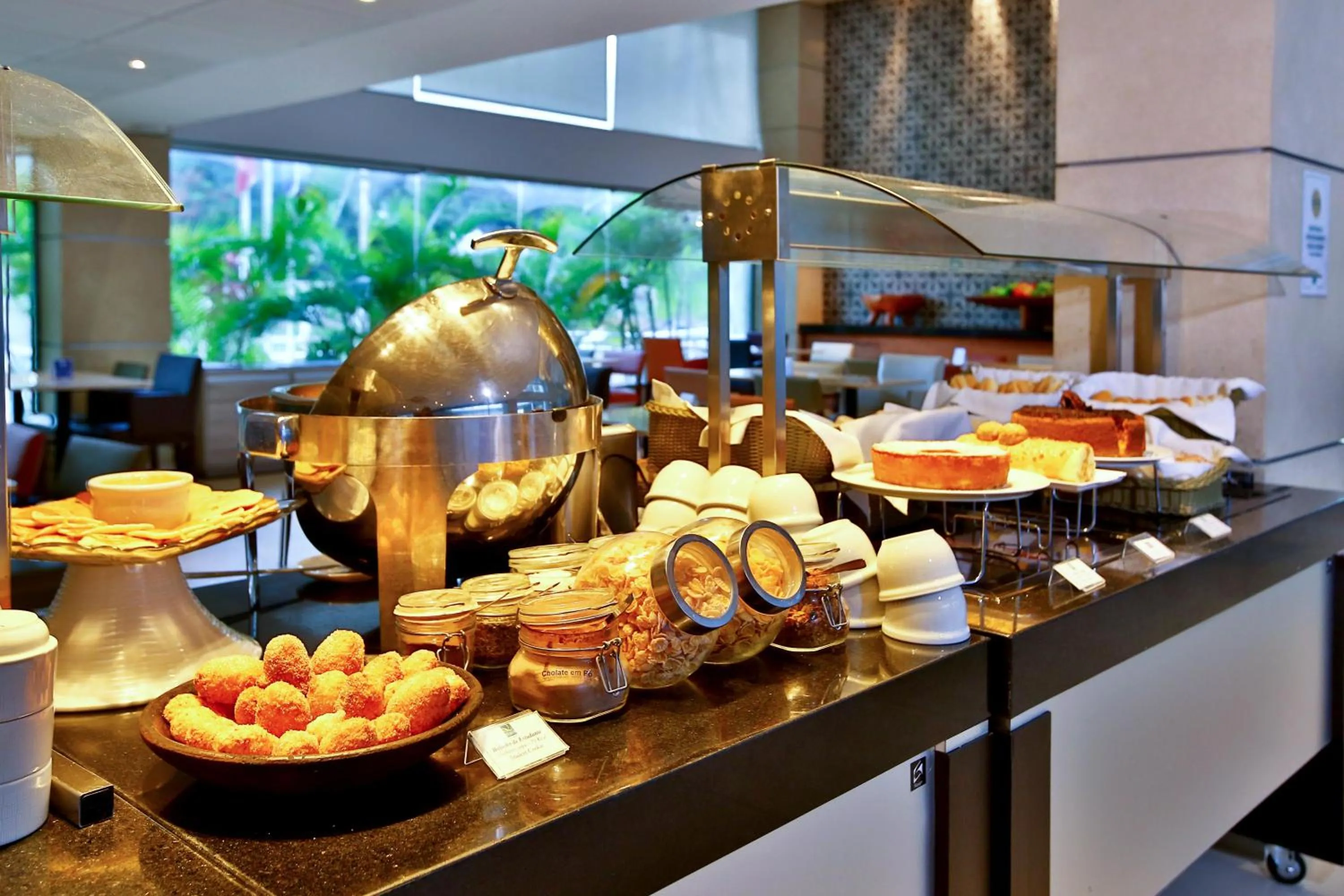 Property building in Quality Hotel & Suítes São Salvador