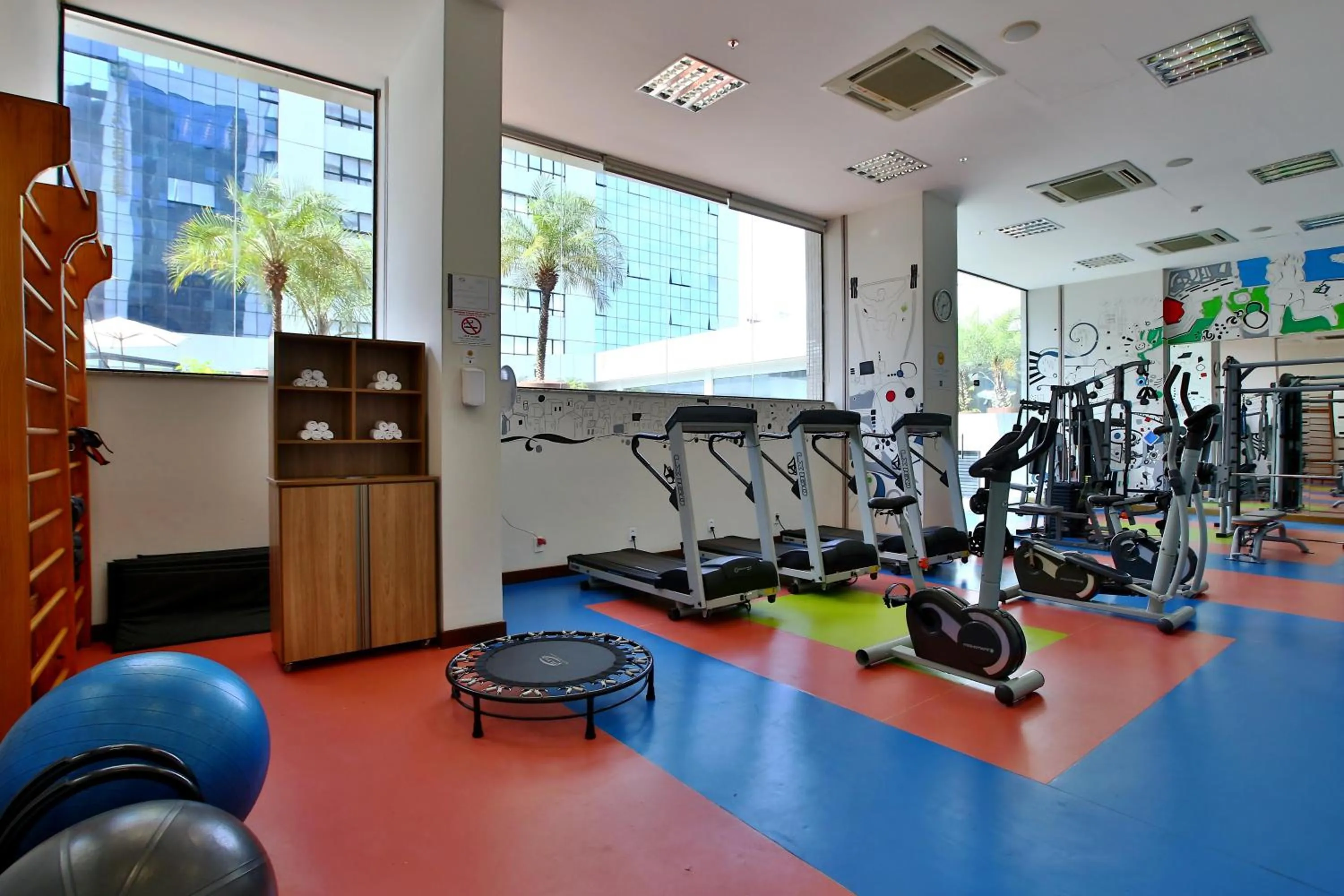 Fitness centre/facilities in Quality Hotel & Suítes São Salvador