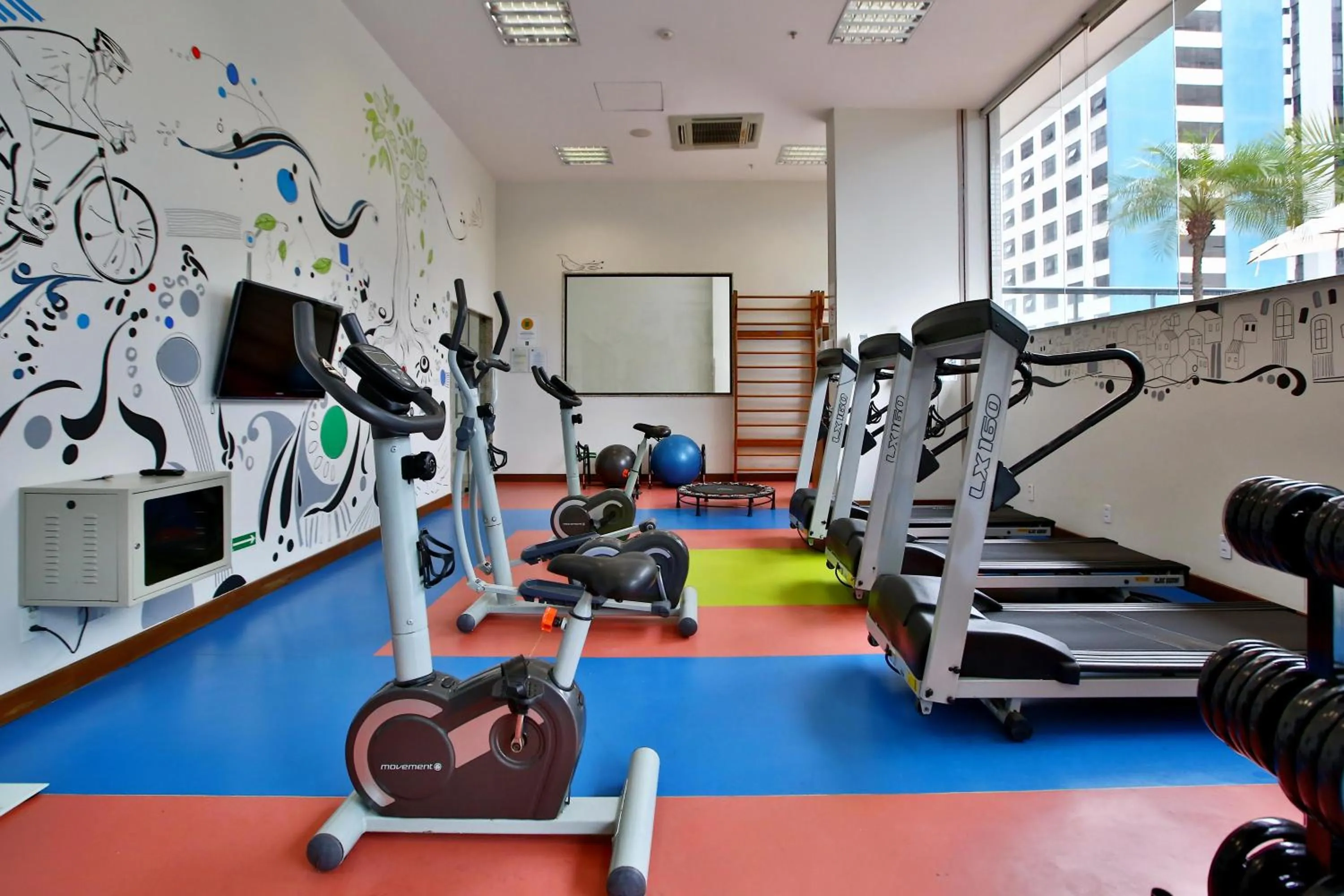 Fitness centre/facilities in Quality Hotel & Suítes São Salvador