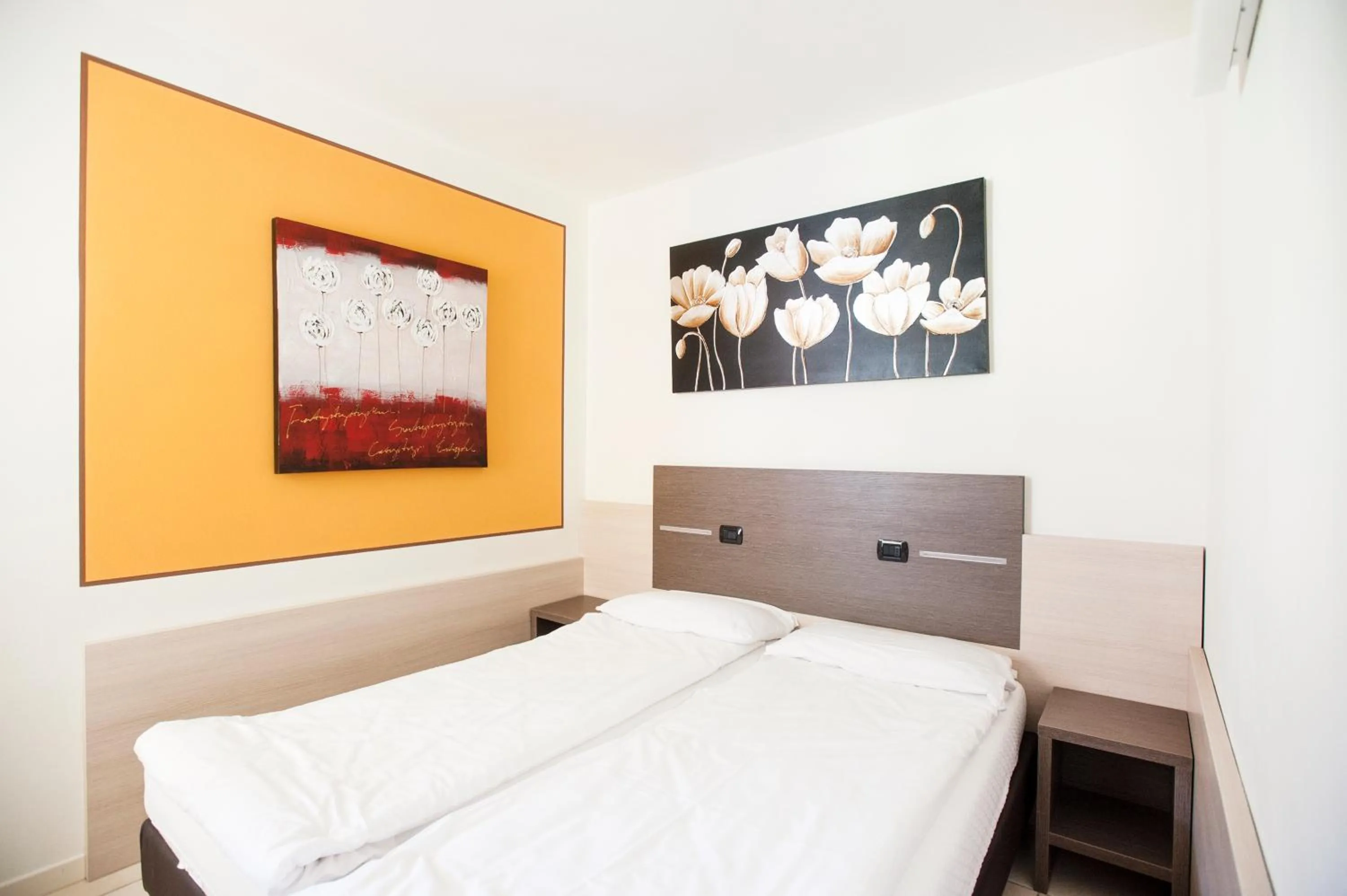 Bedroom, Bed in Residence Maroadi