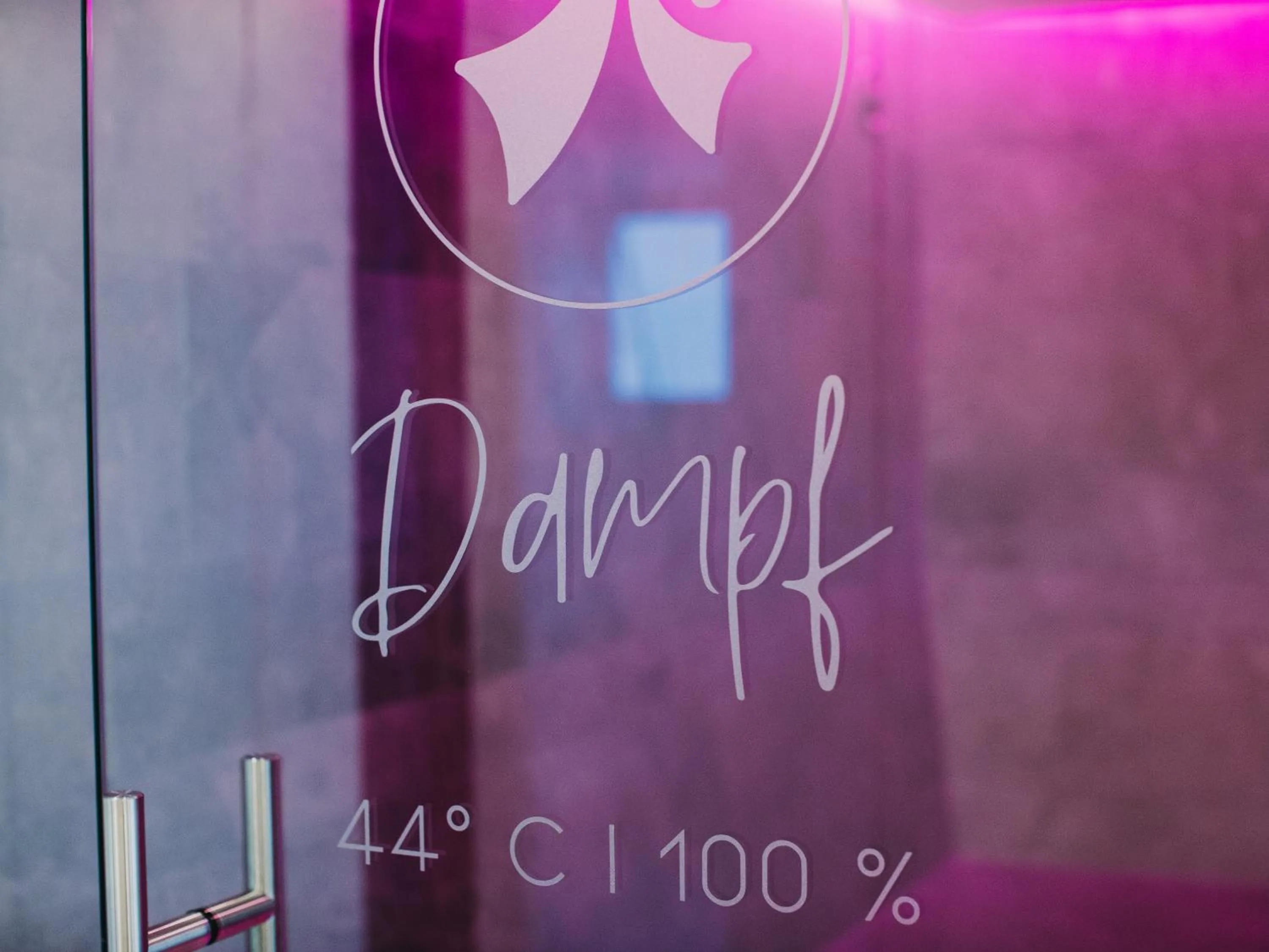 Steam room in Alpin - Studios & Suites